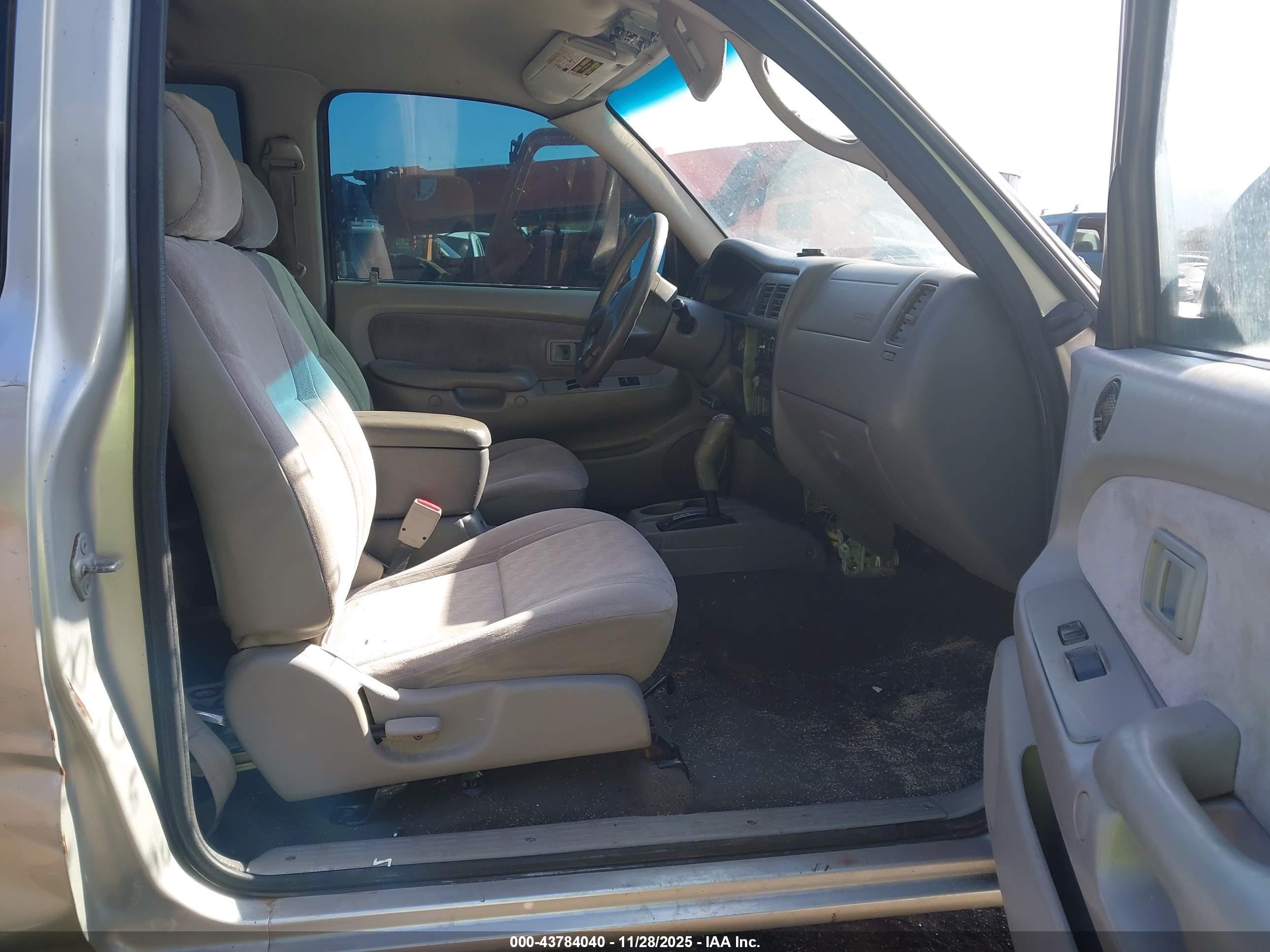 TOYOTA TACOMA image 5