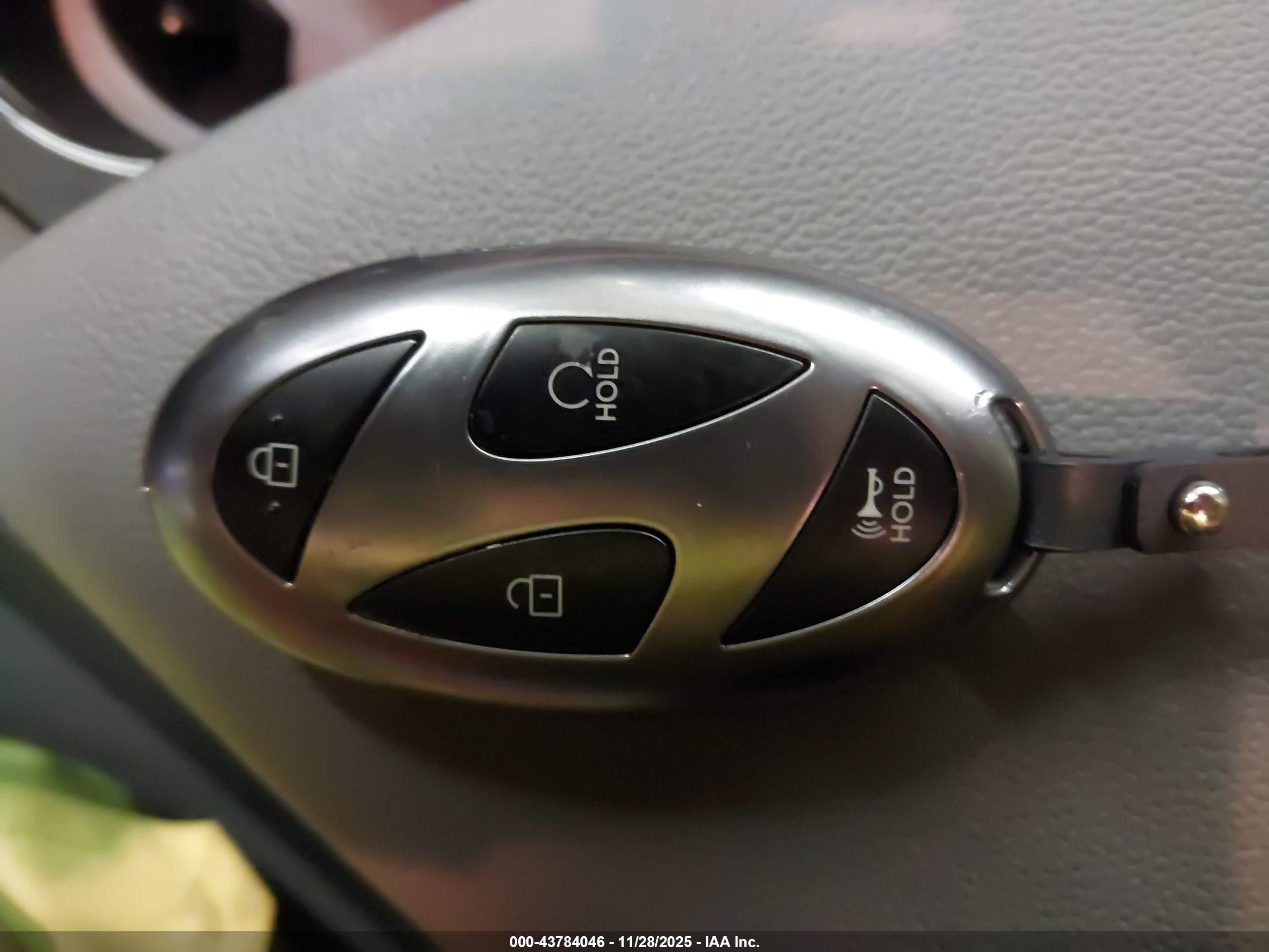 HYUNDAI ELANTRA image 11