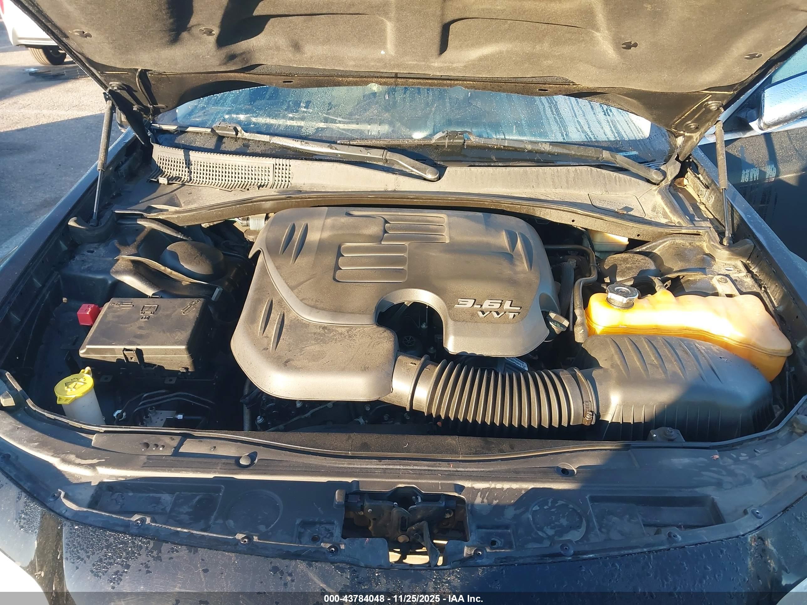 CHRYSLER 300C image 10