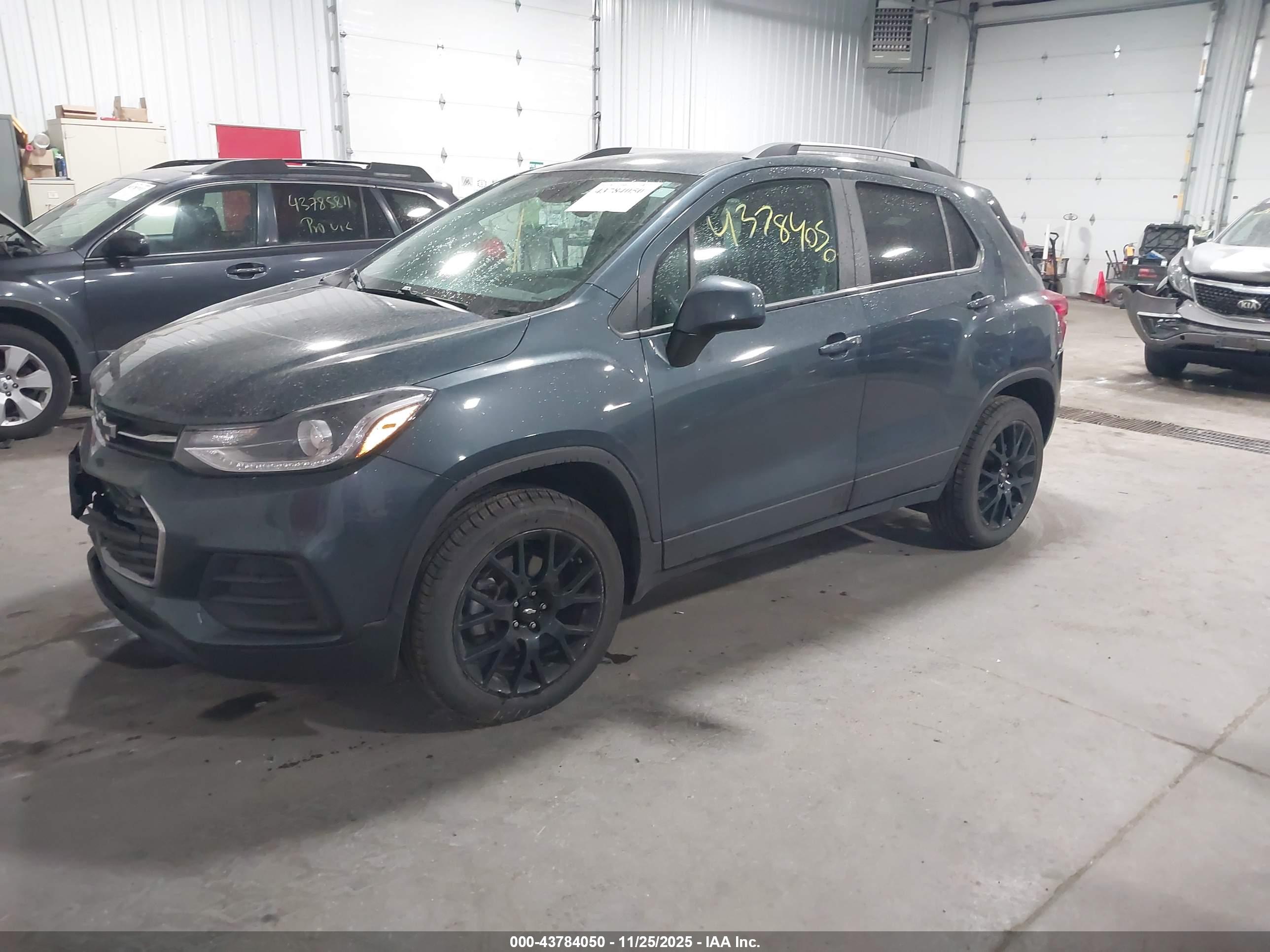 CHEVROLET TRAX image 2