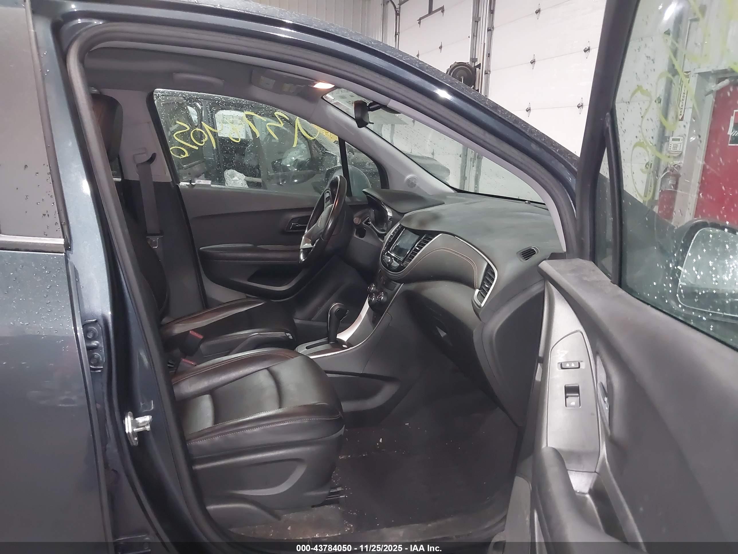 CHEVROLET TRAX image 5