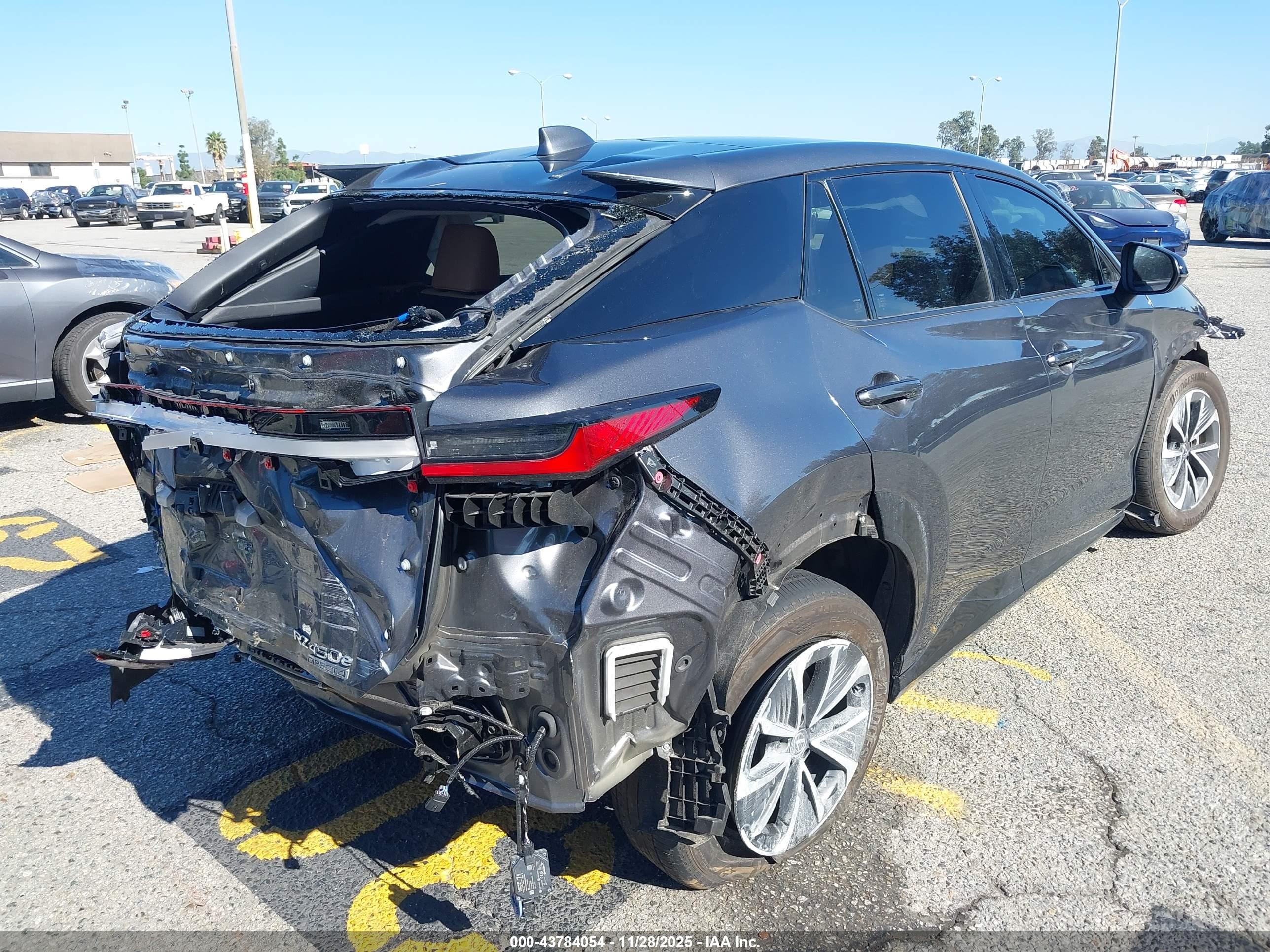 LEXUS RZ image 4