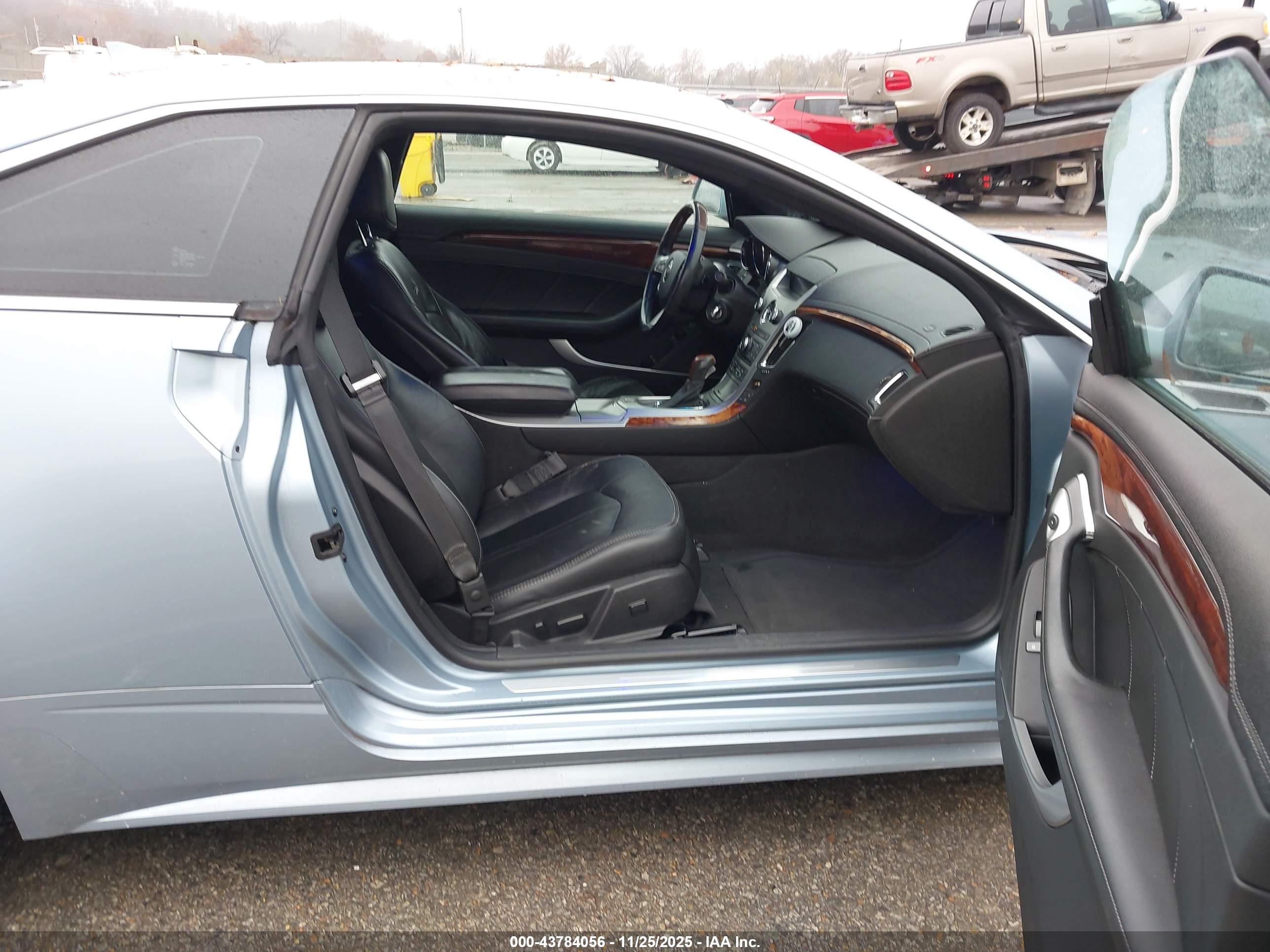 CADILLAC CTS image 5