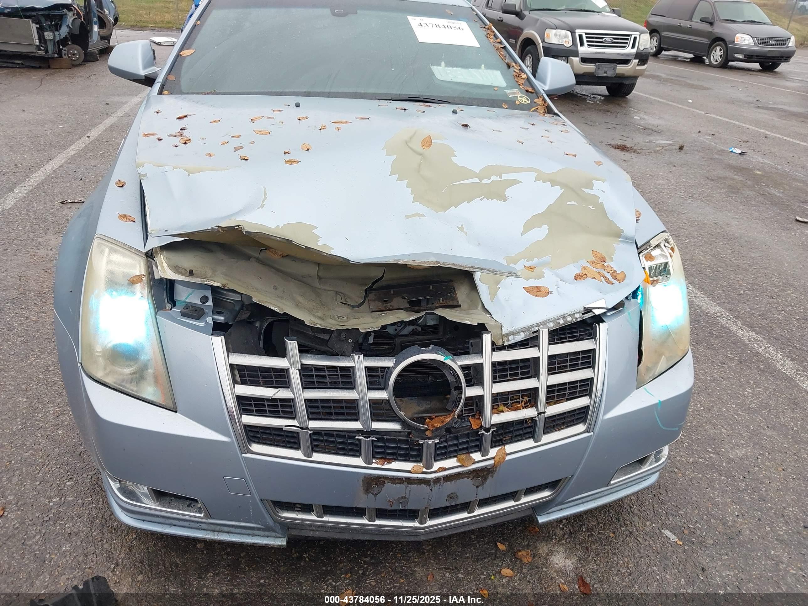 CADILLAC CTS image 6