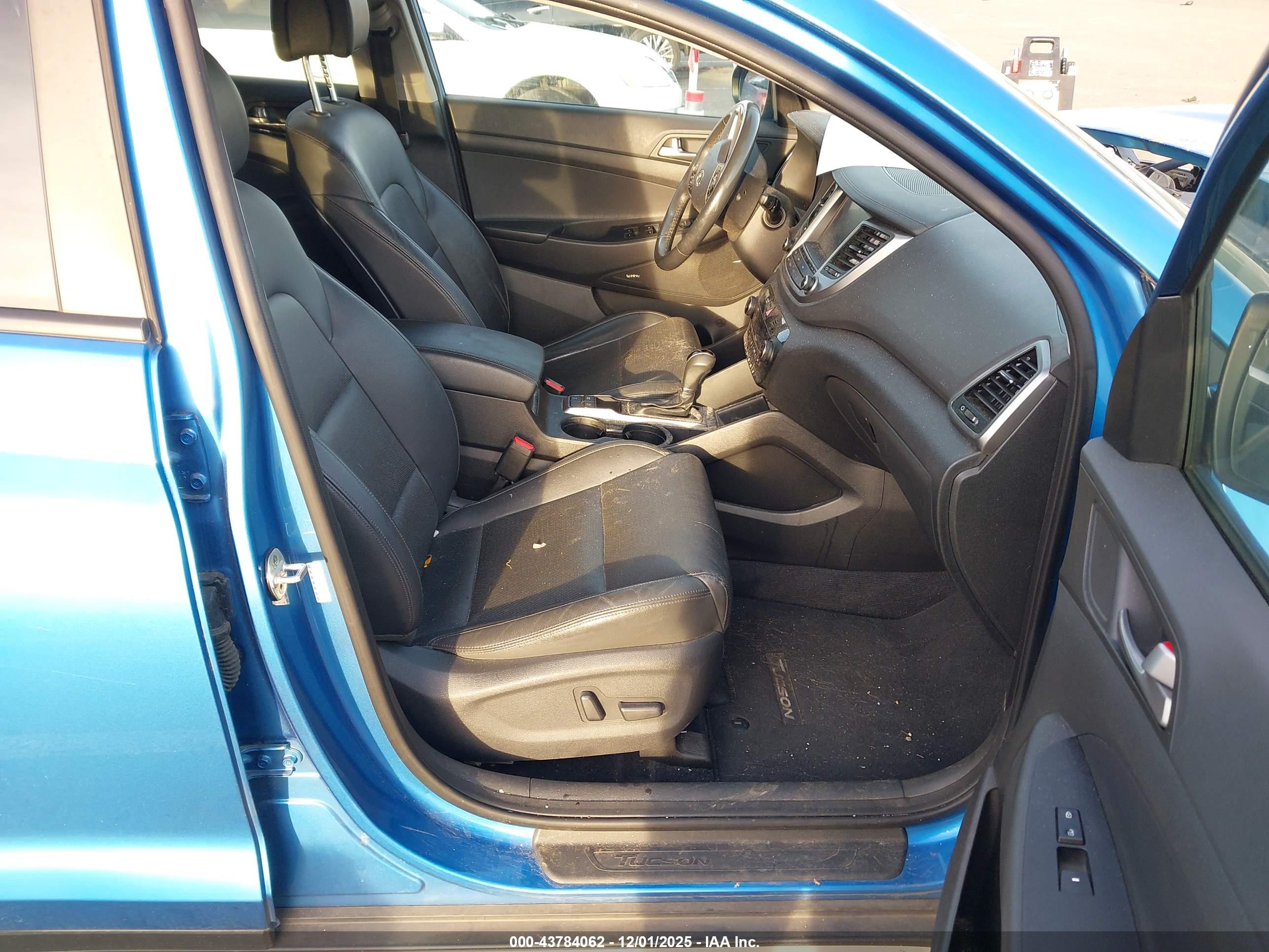 HYUNDAI TUCSON image 5