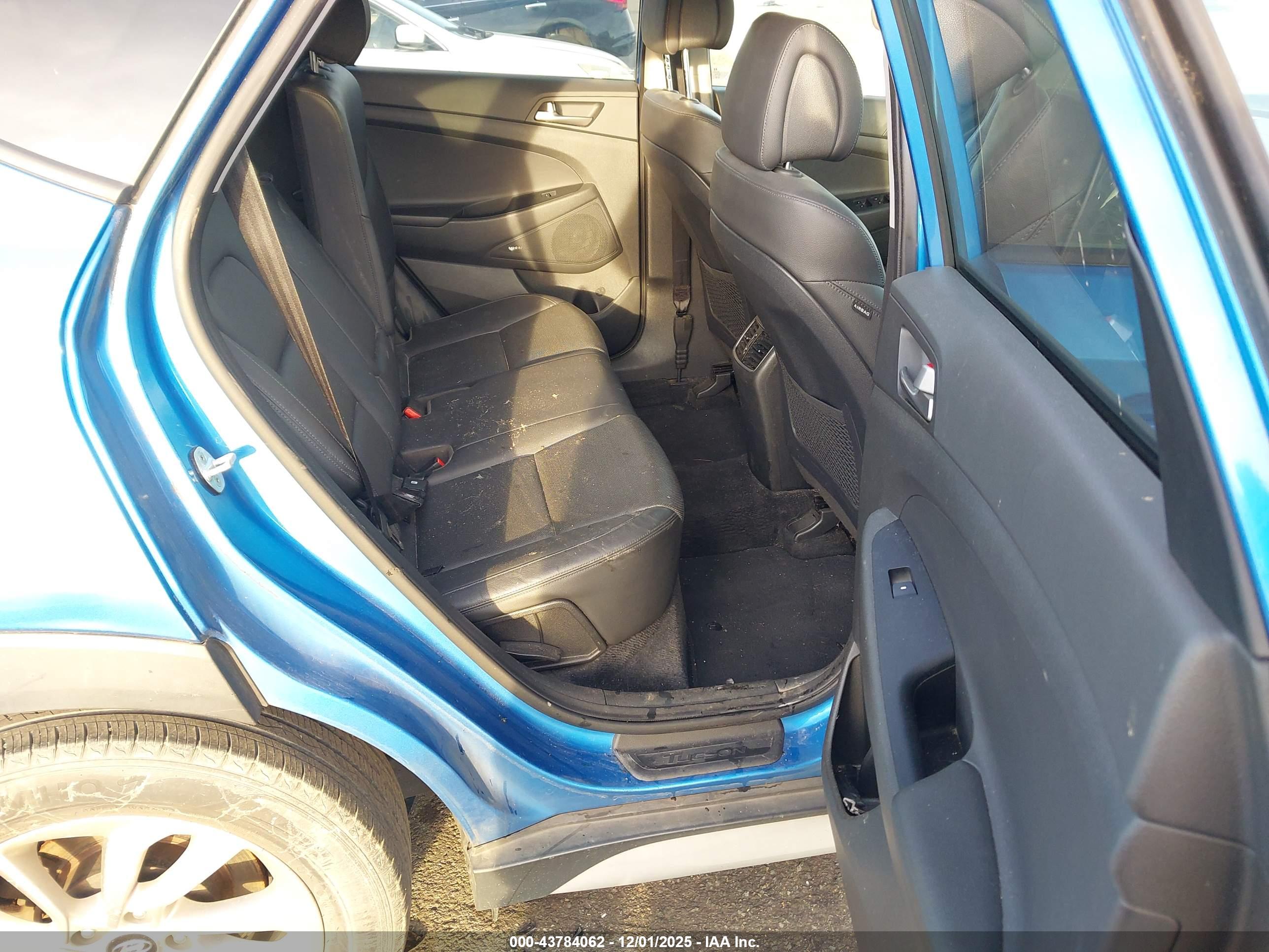 HYUNDAI TUCSON image 8