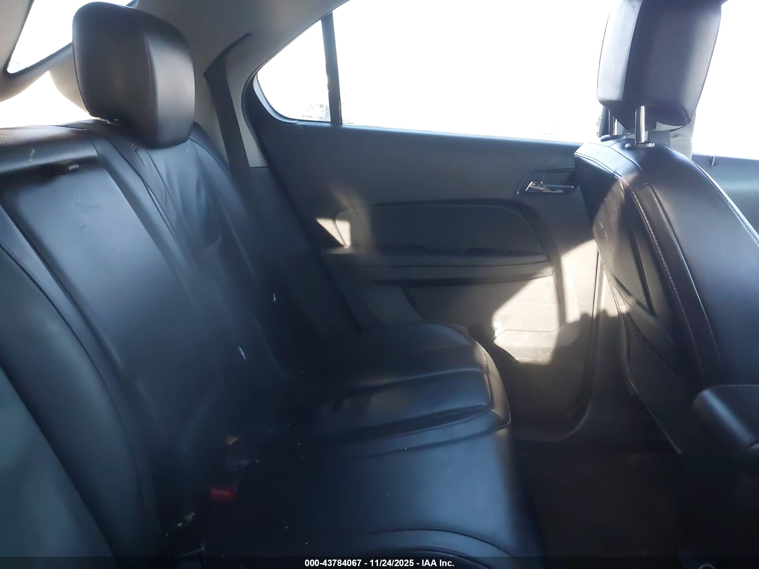 CHEVROLET EQUINOX image 8