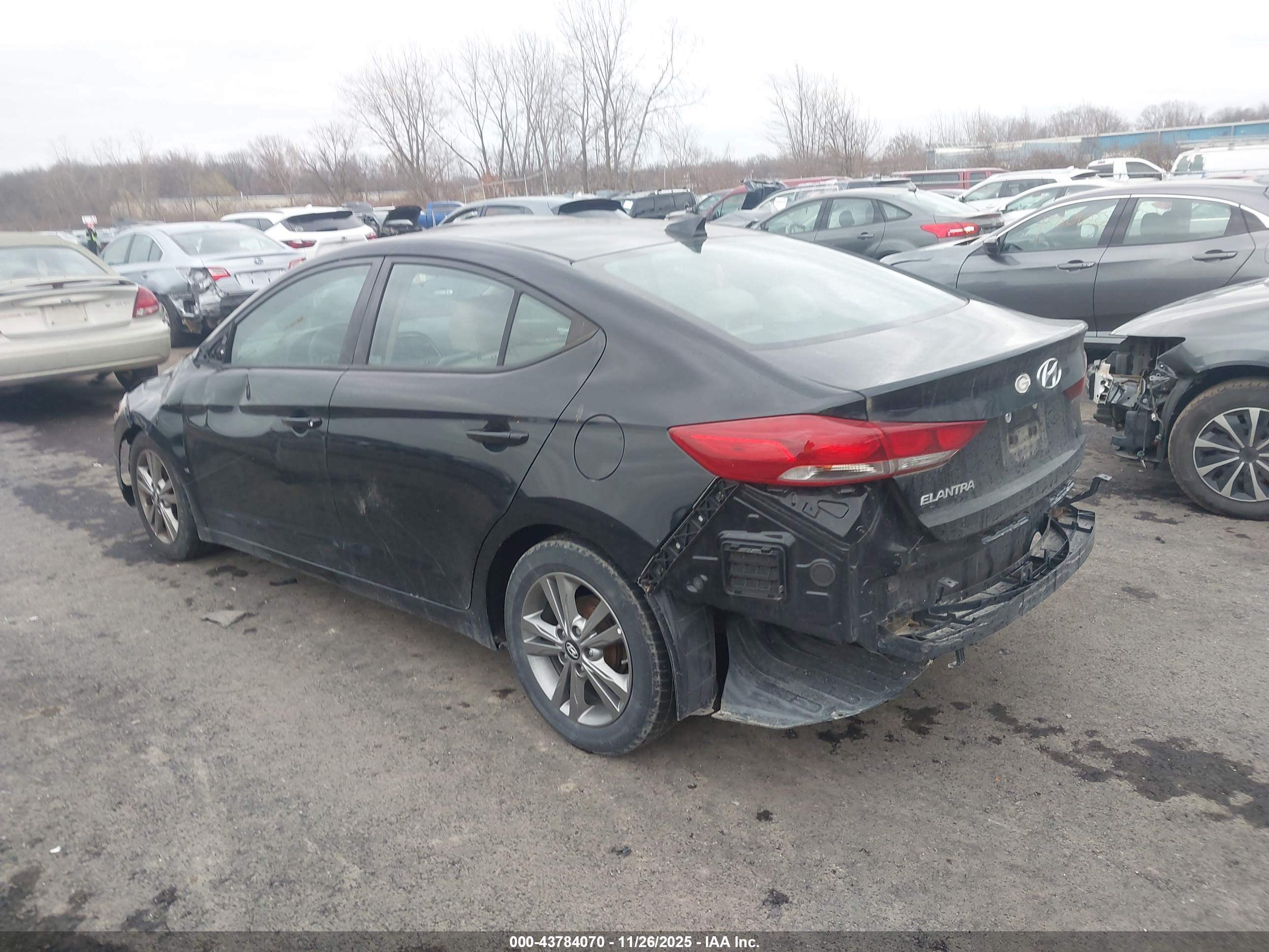 HYUNDAI ELANTRA image 3