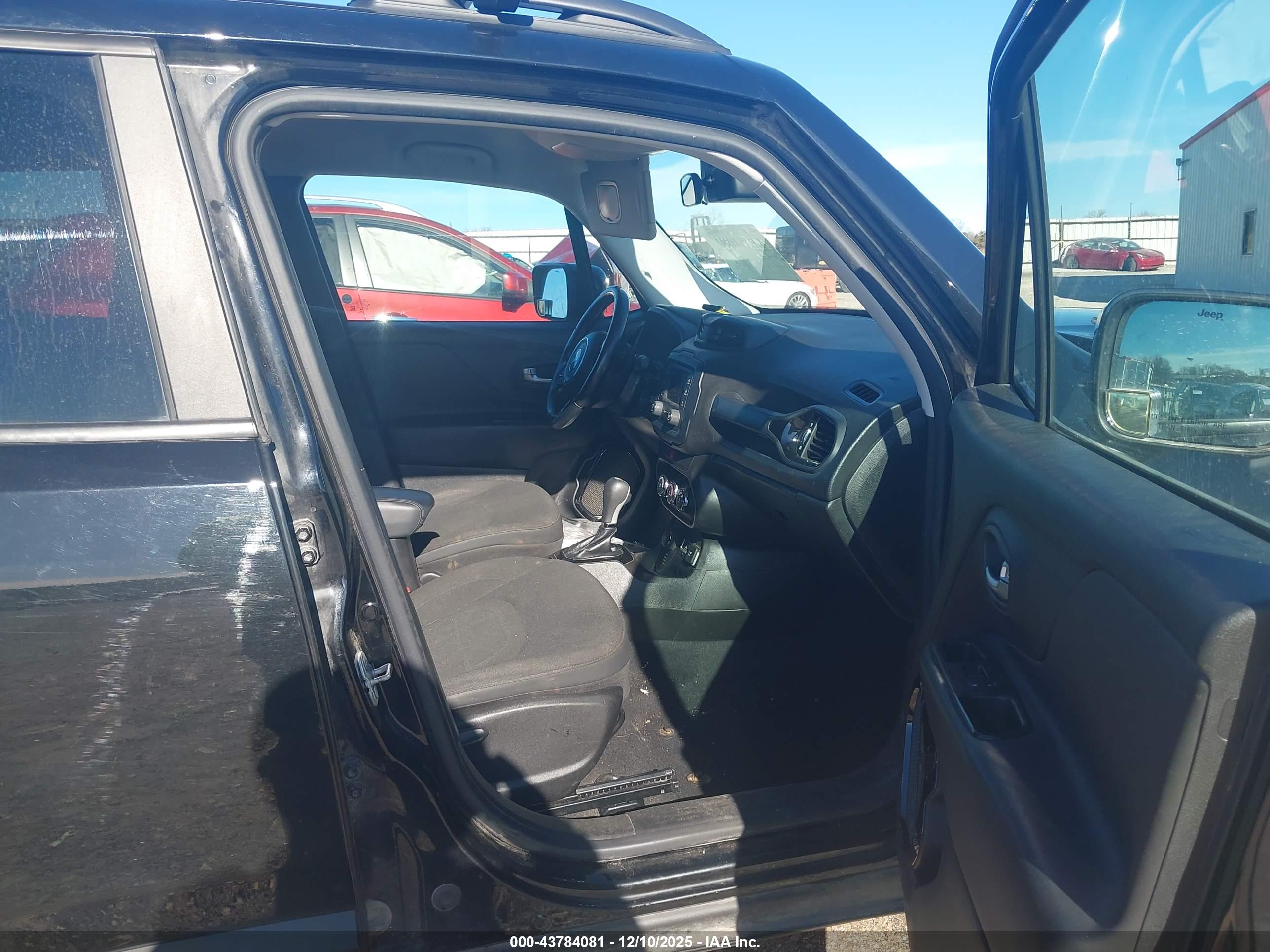 JEEP RENEGADE image 5