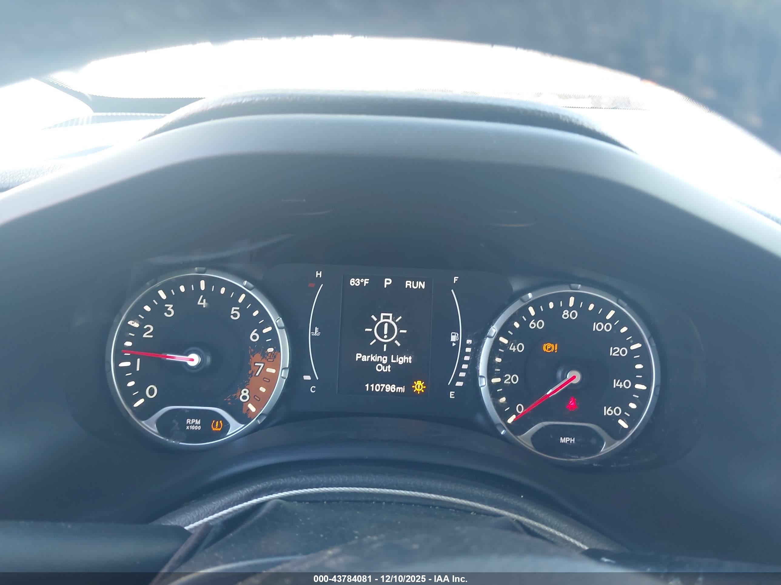 JEEP RENEGADE image 7