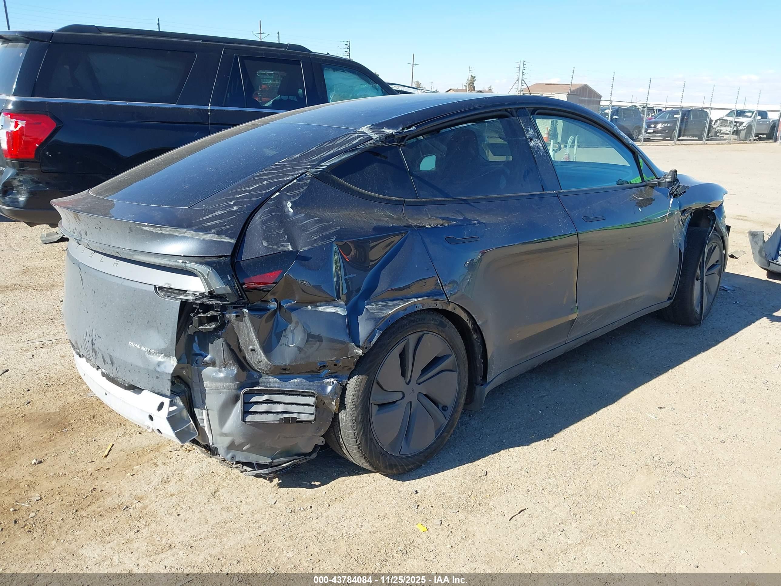 TESLA MODEL image 4