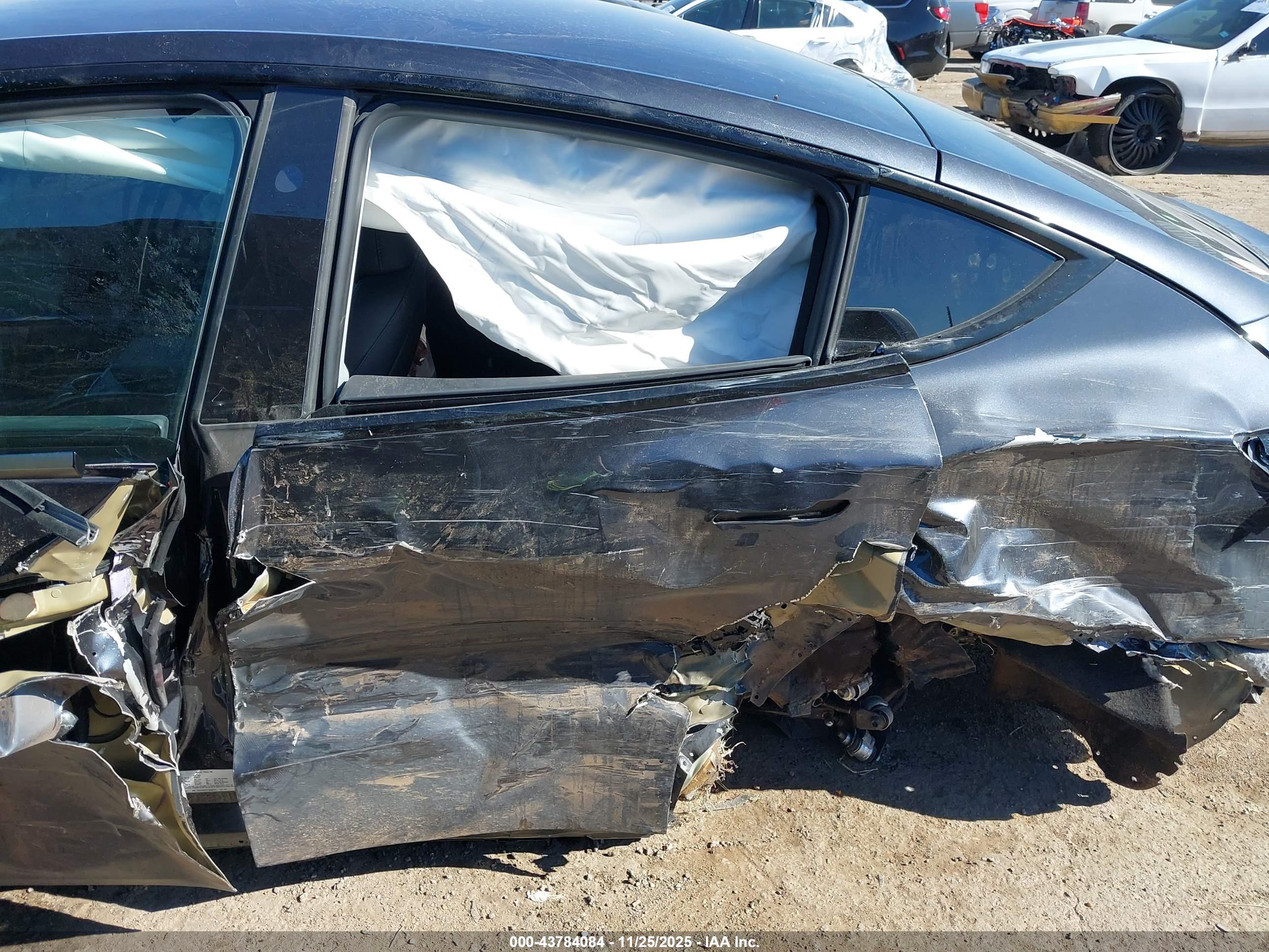 TESLA MODEL image 6