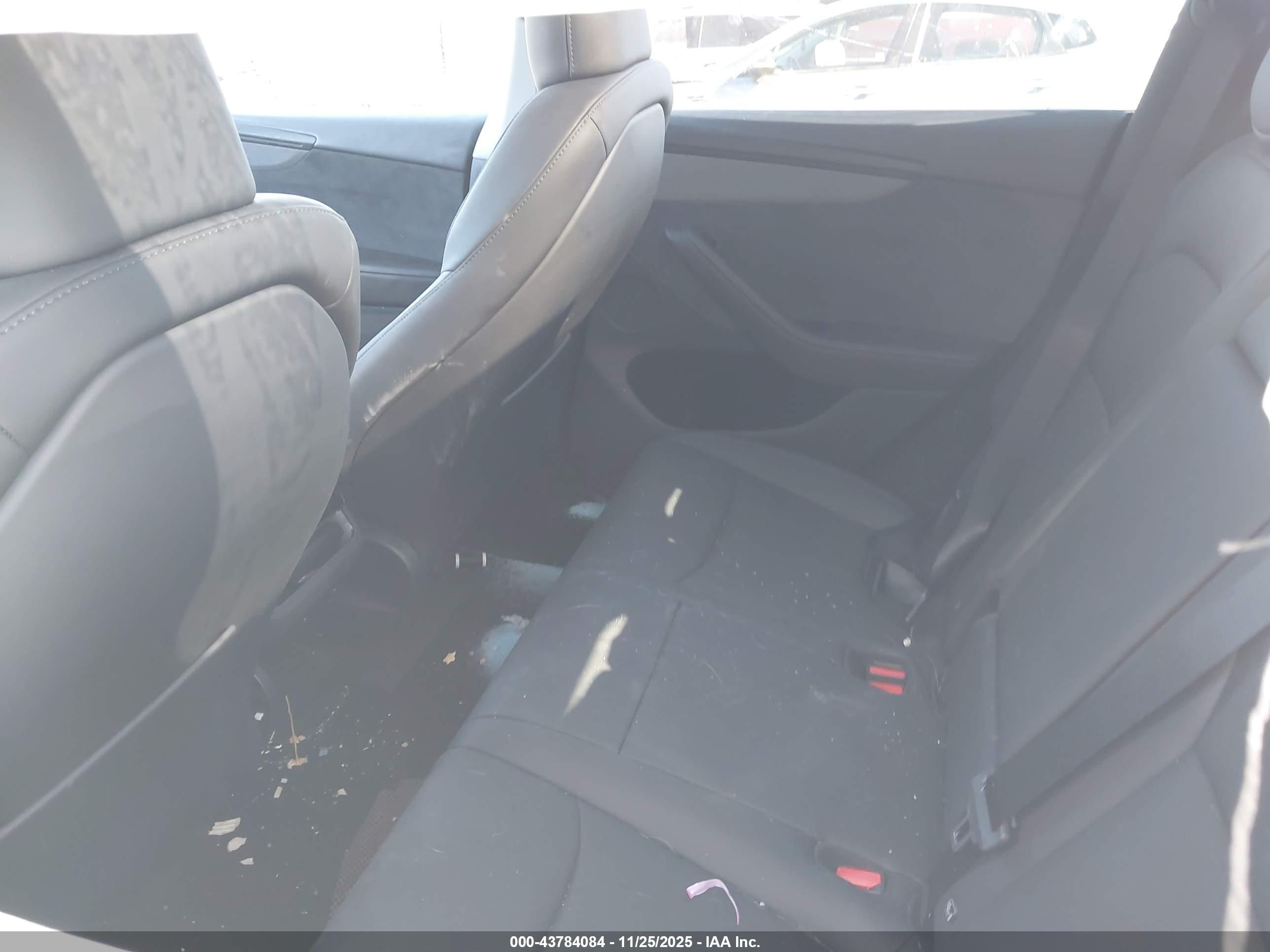 TESLA MODEL image 8