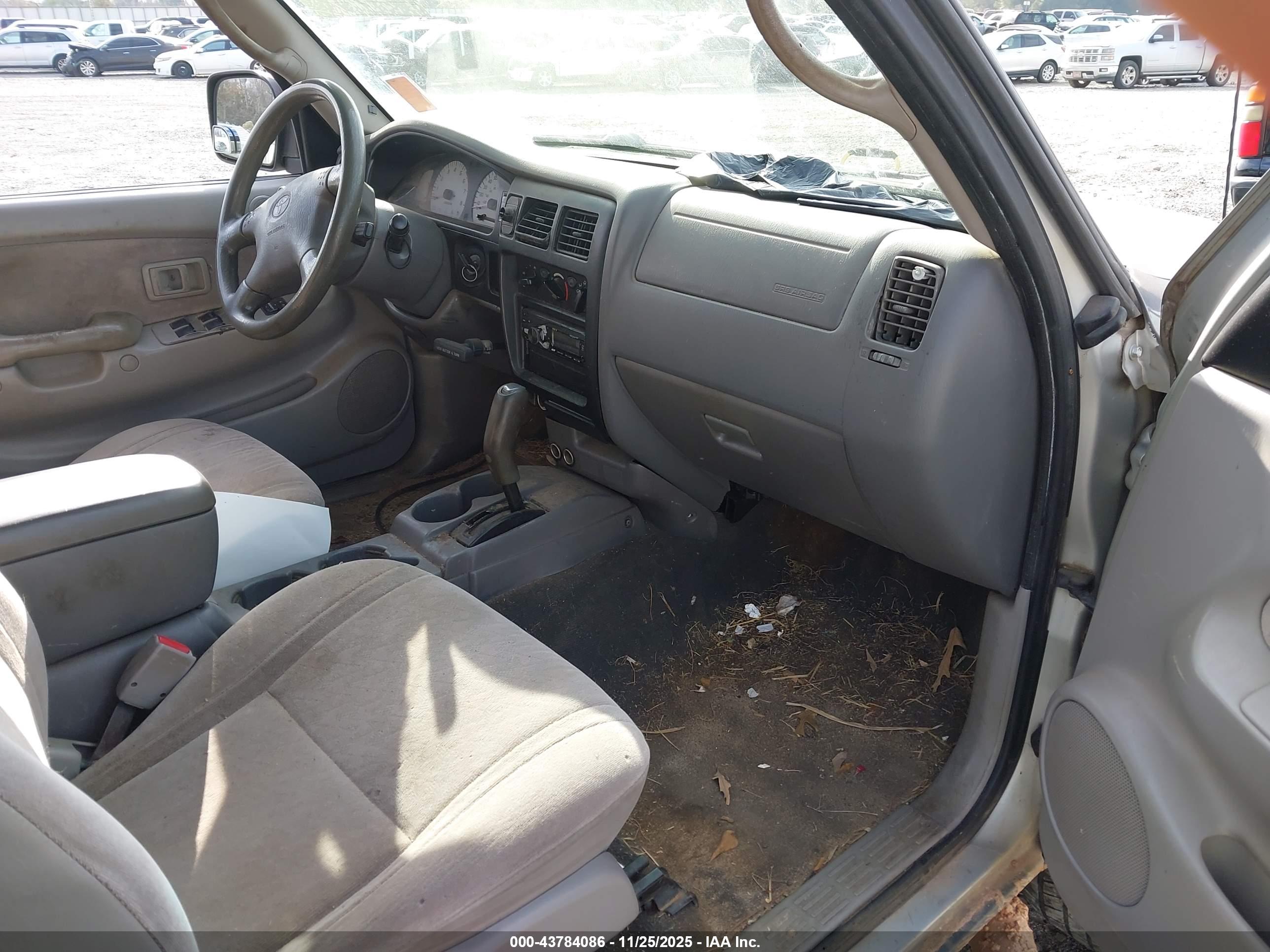 TOYOTA TACOMA image 5