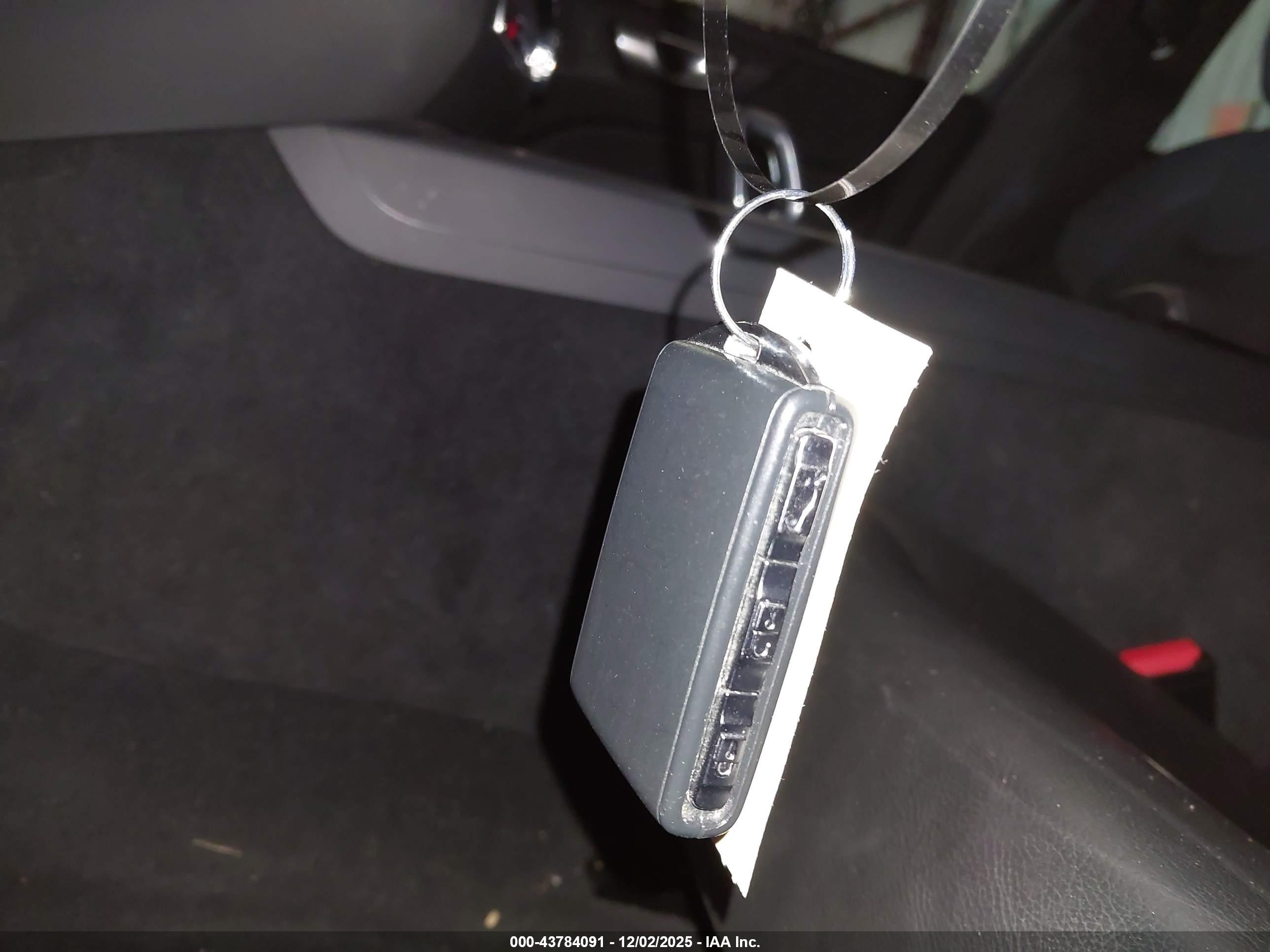 VOLVO S60 image 11
