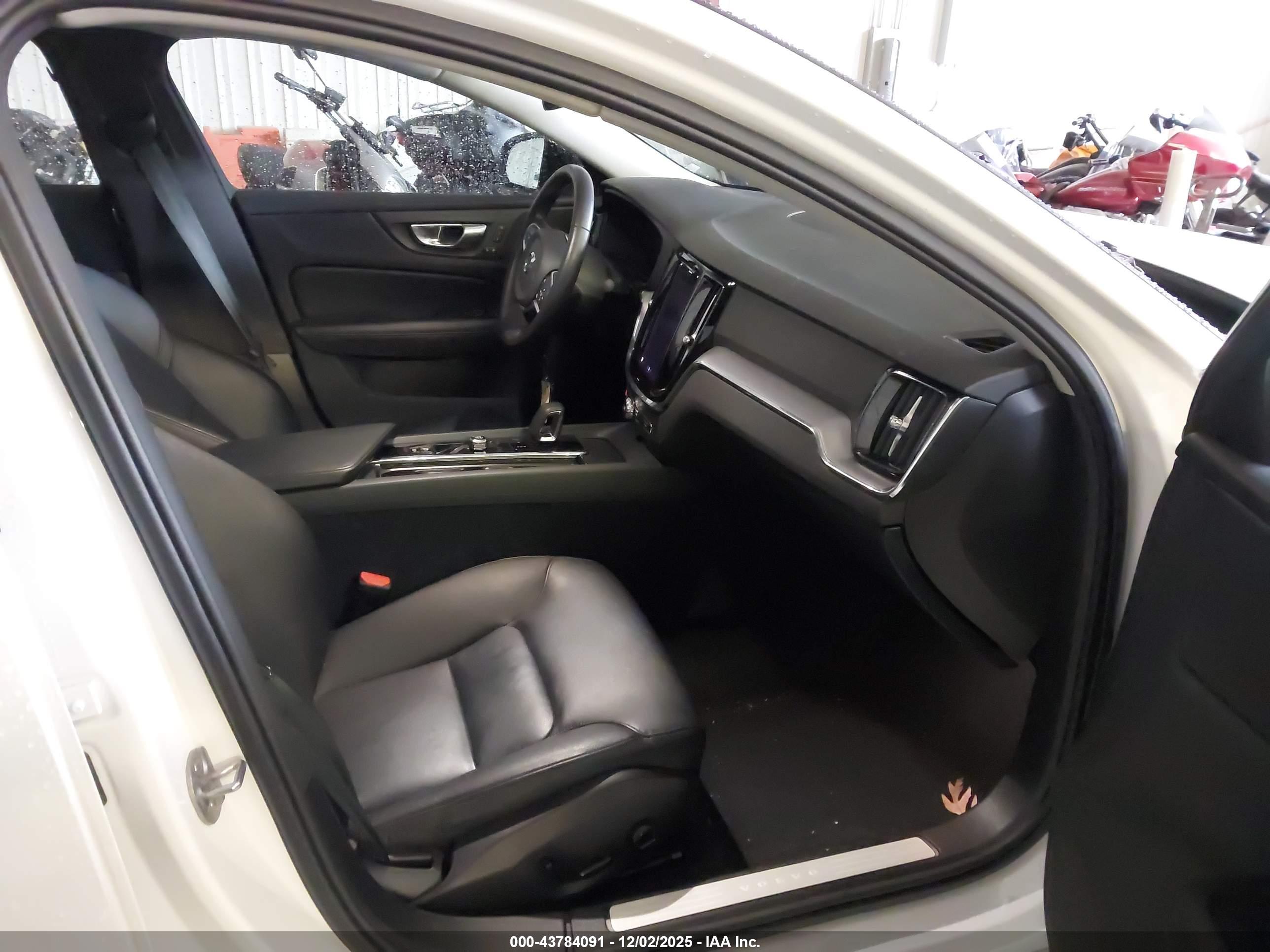 VOLVO S60 image 5