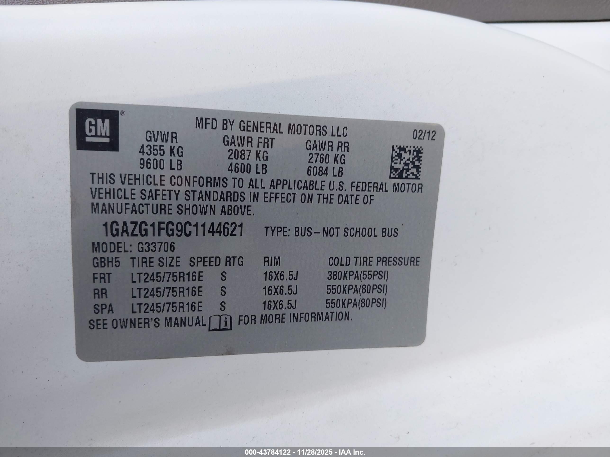 CHEVROLET EXPRESS image 9
