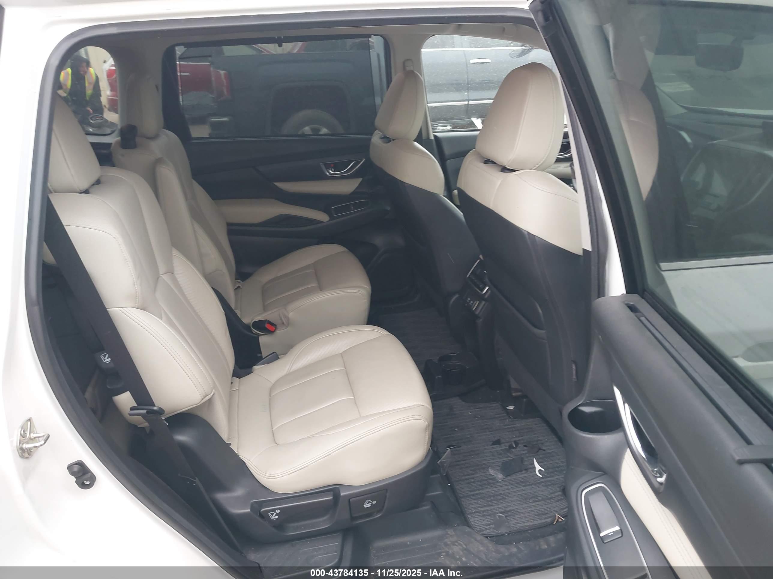 SUBARU ASCENT image 8