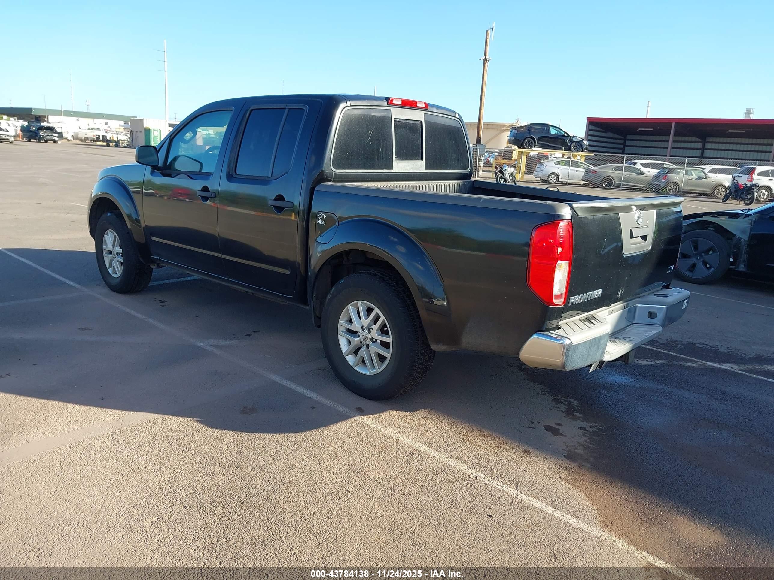 NISSAN FRONTIER image 3