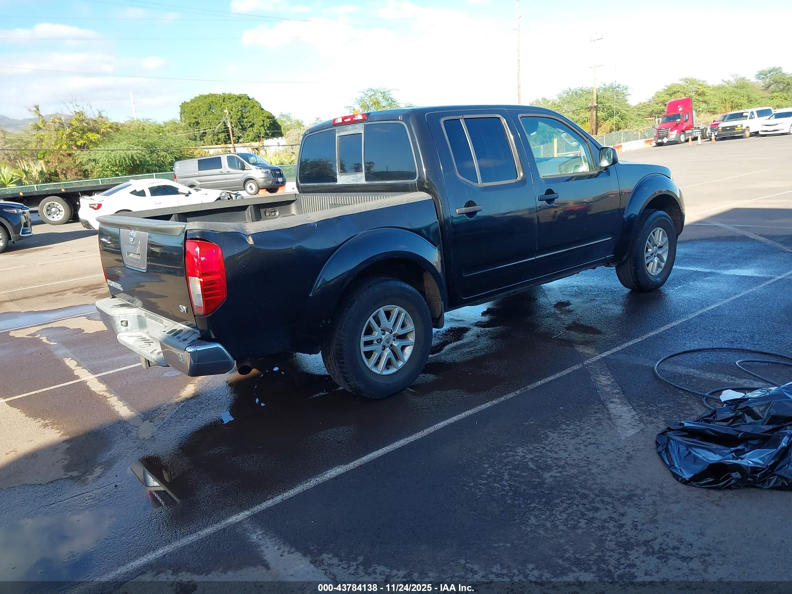 NISSAN FRONTIER image 4