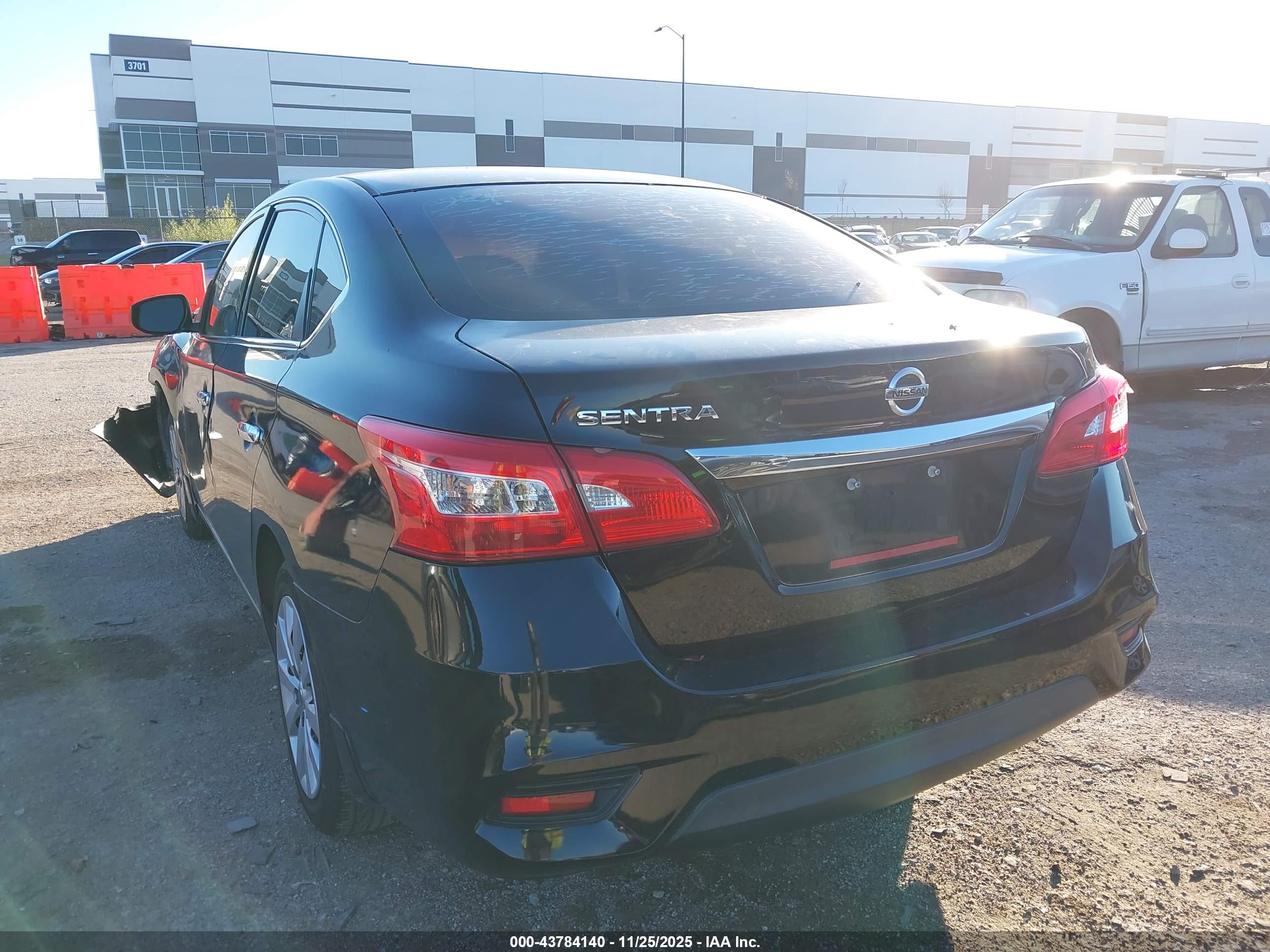 NISSAN SENTRA image 3