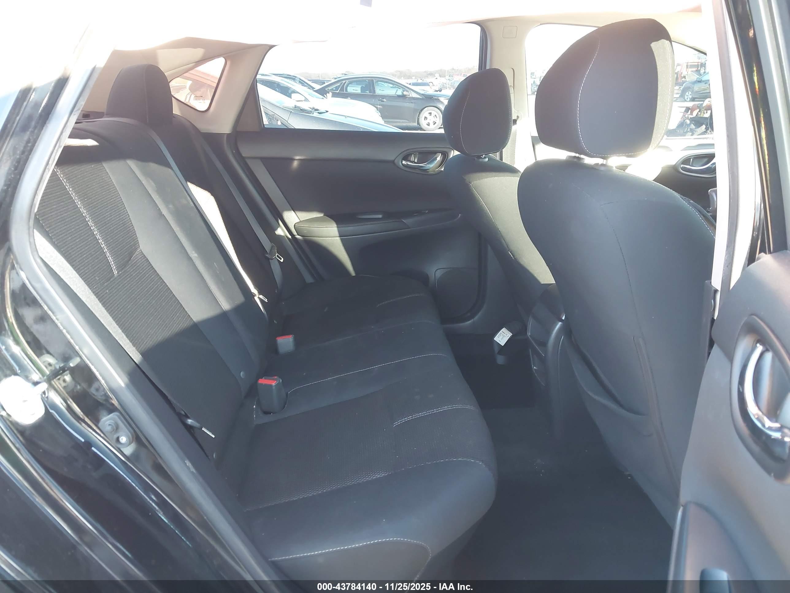 NISSAN SENTRA image 8