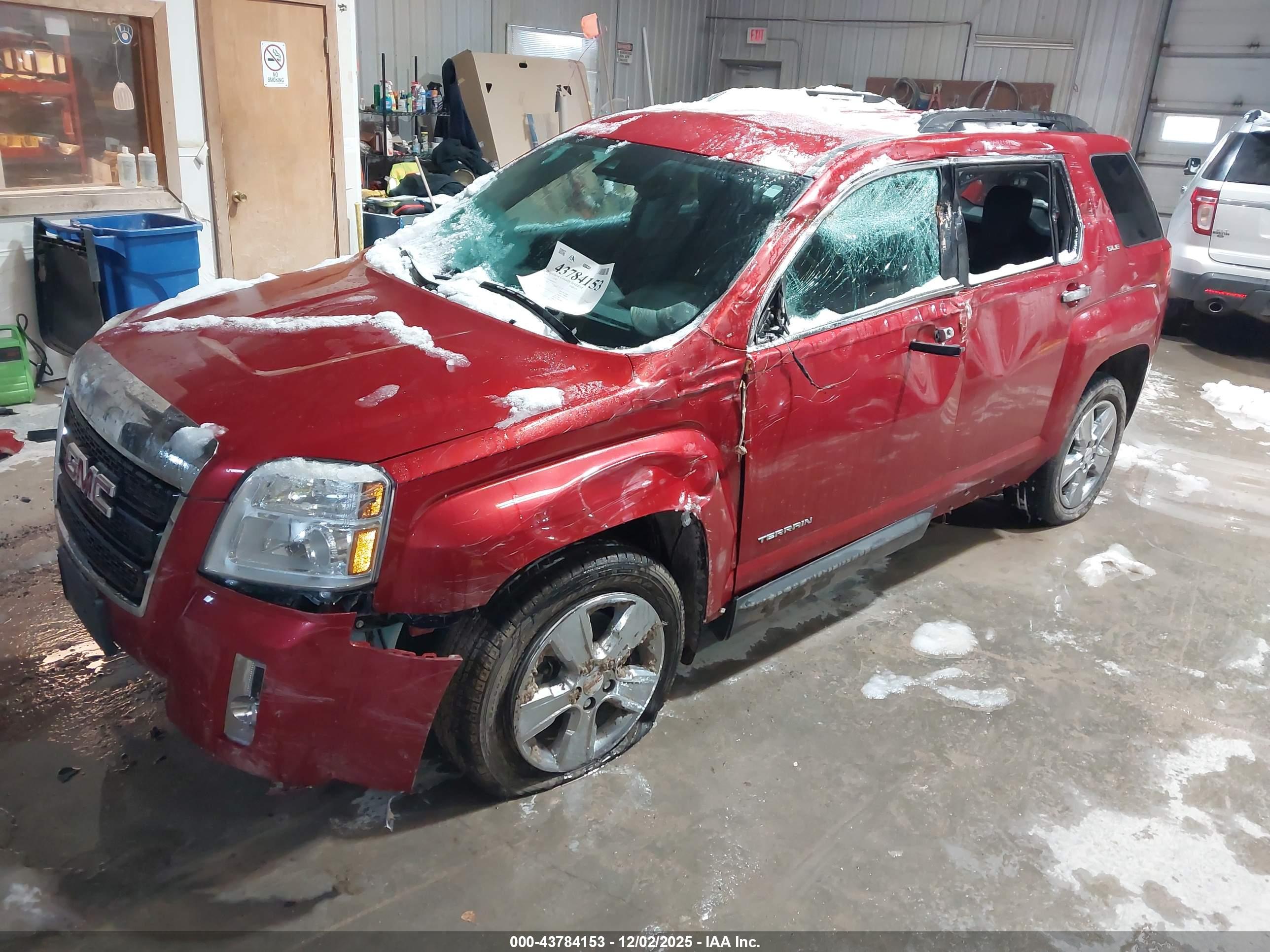 GMC TERRAIN image 2