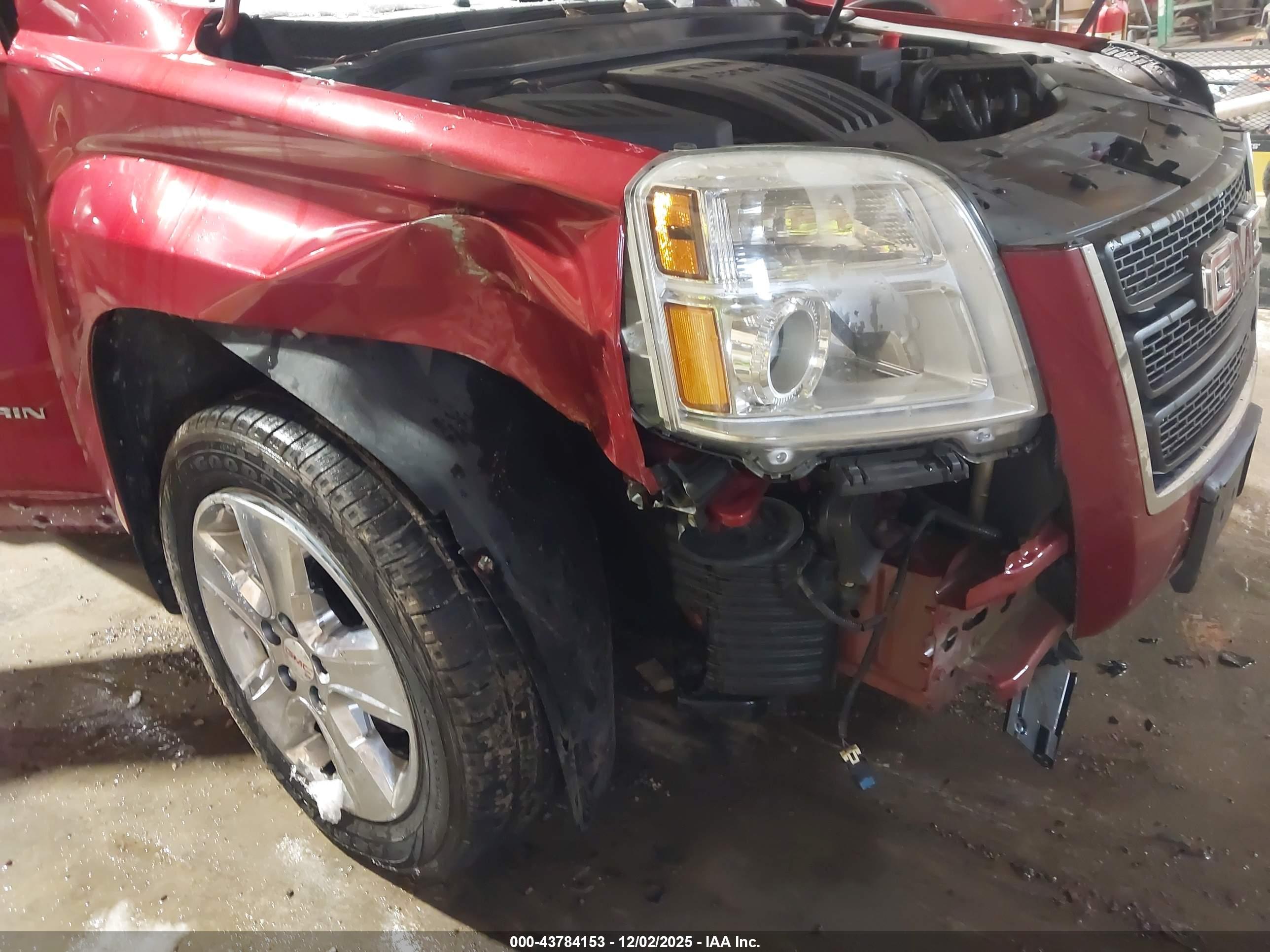 GMC TERRAIN image 6