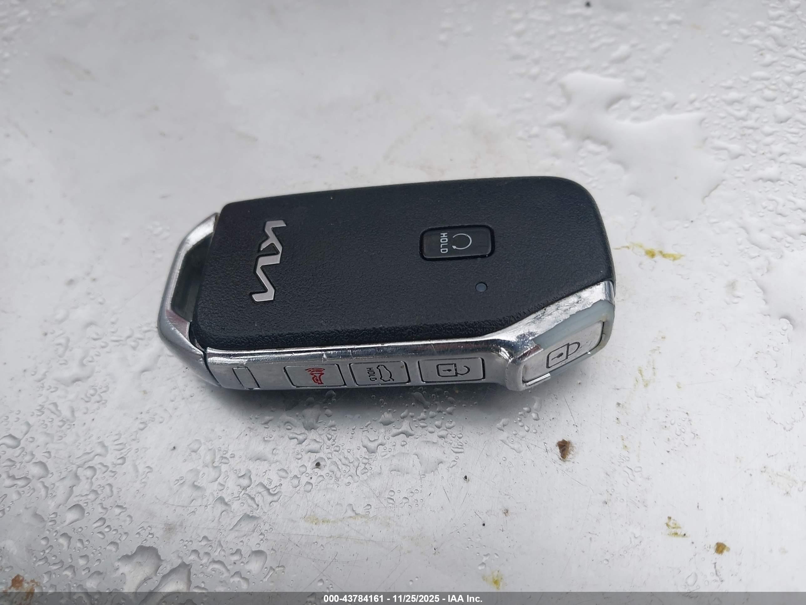 KIA K5 image 11