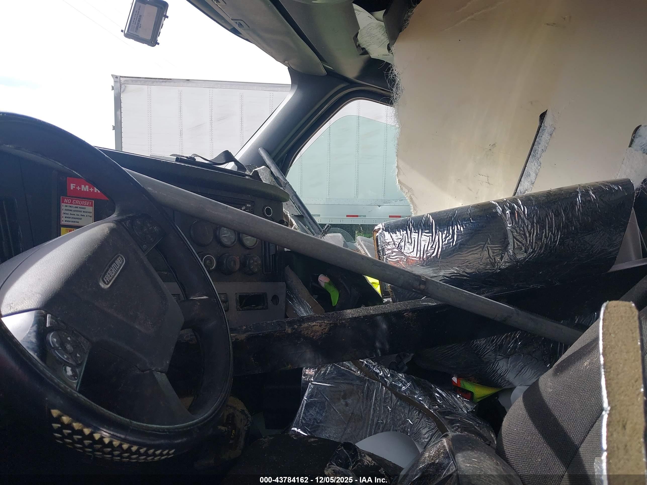 FREIGHTLINER NEW image 5