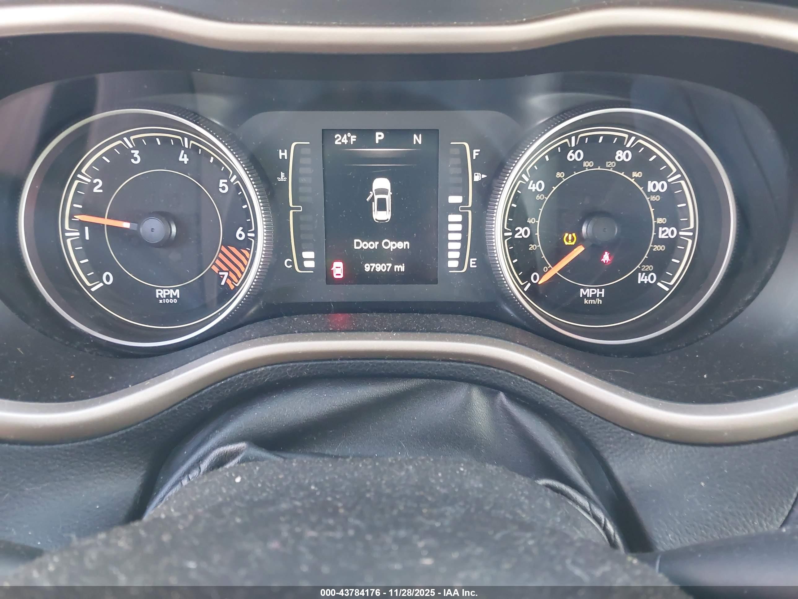 JEEP CHEROKEE image 7