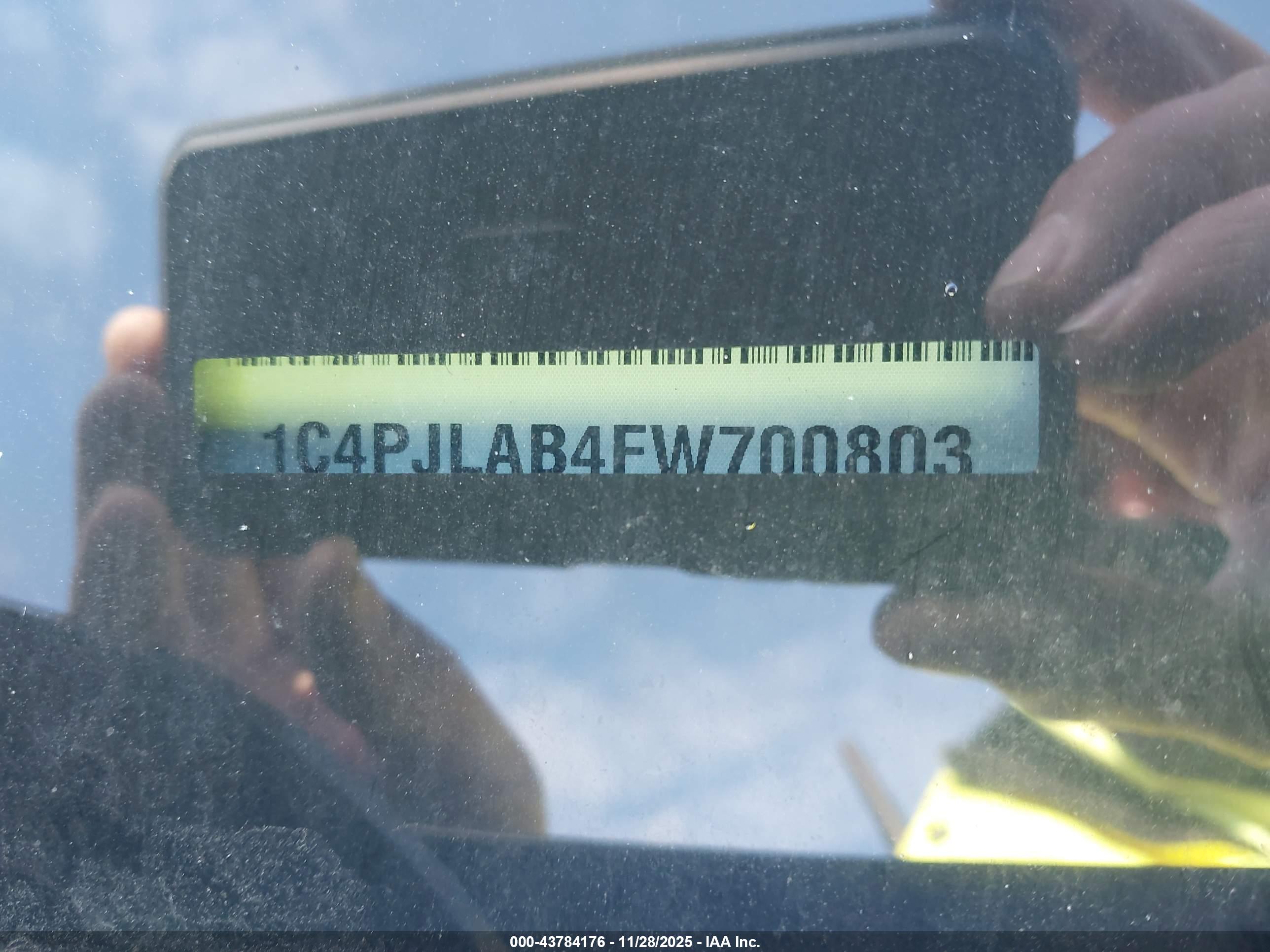 JEEP CHEROKEE image 9