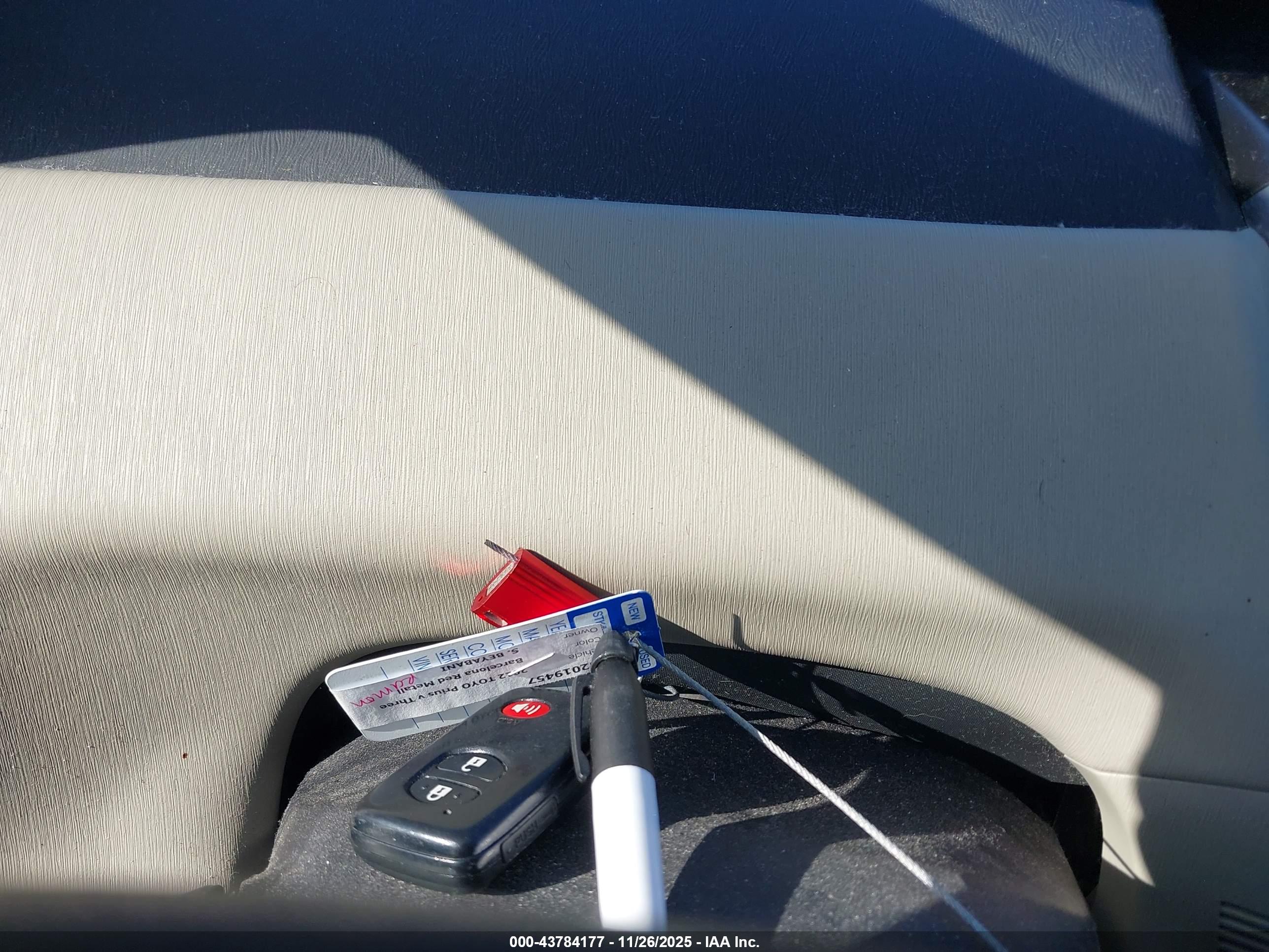 TOYOTA PRIUS image 11