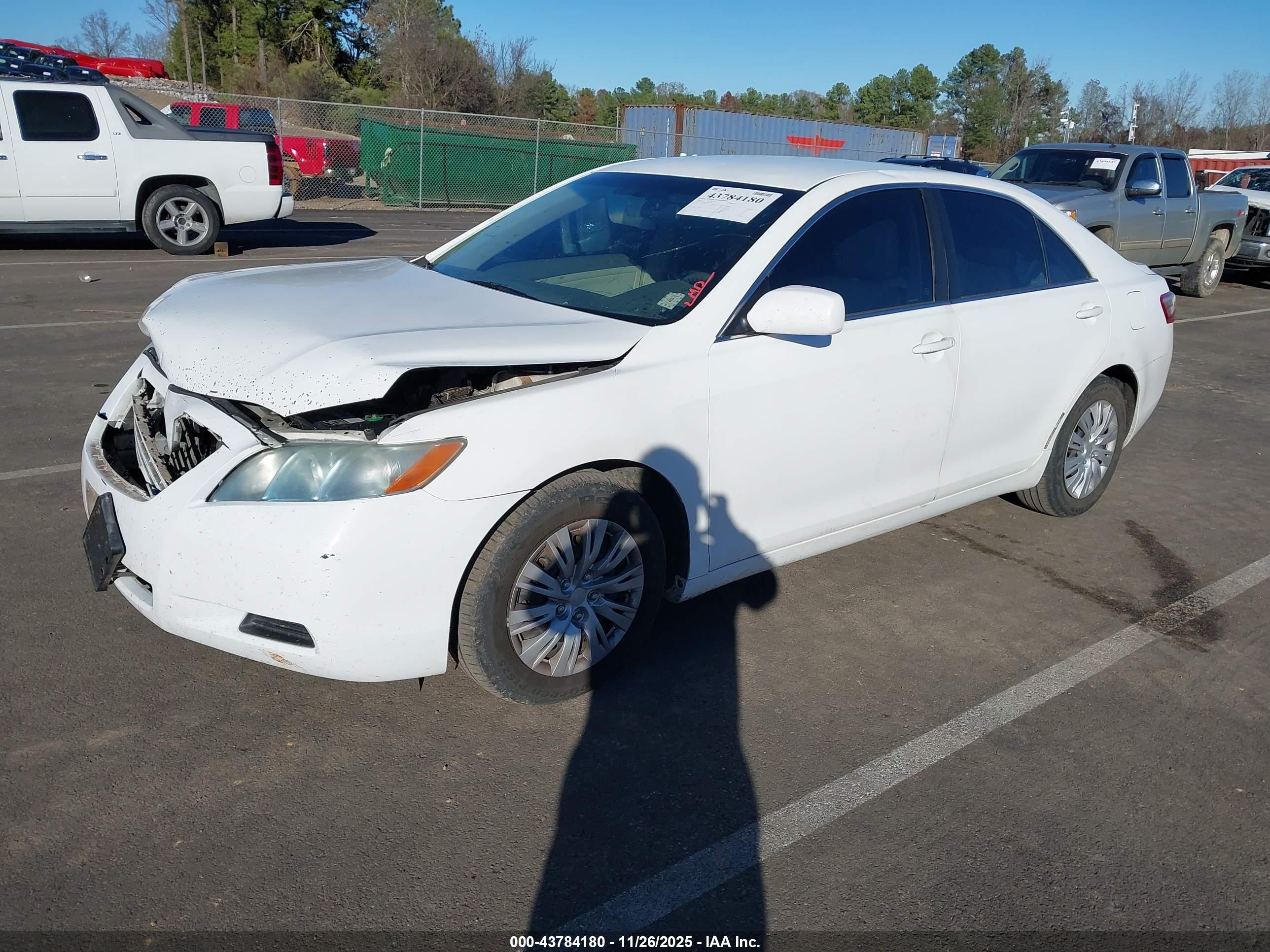 TOYOTA CAMRY image 2