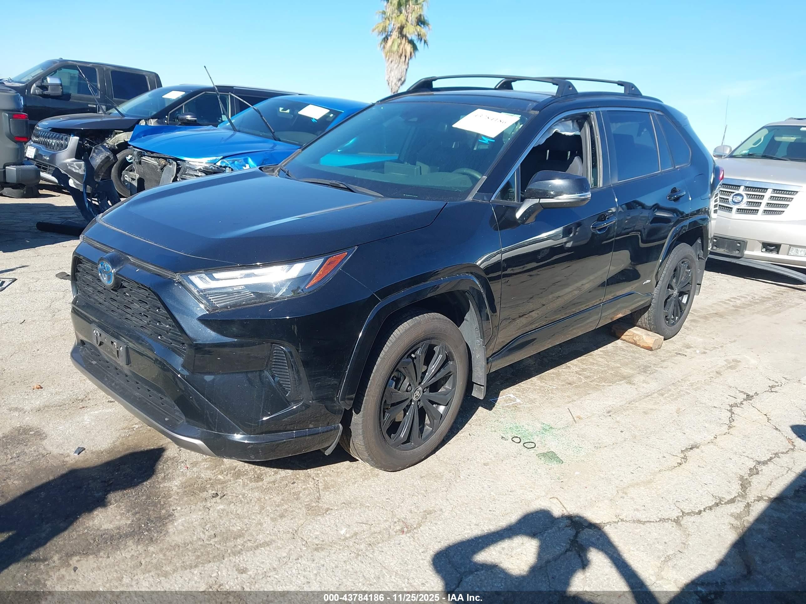TOYOTA RAV4 image 2