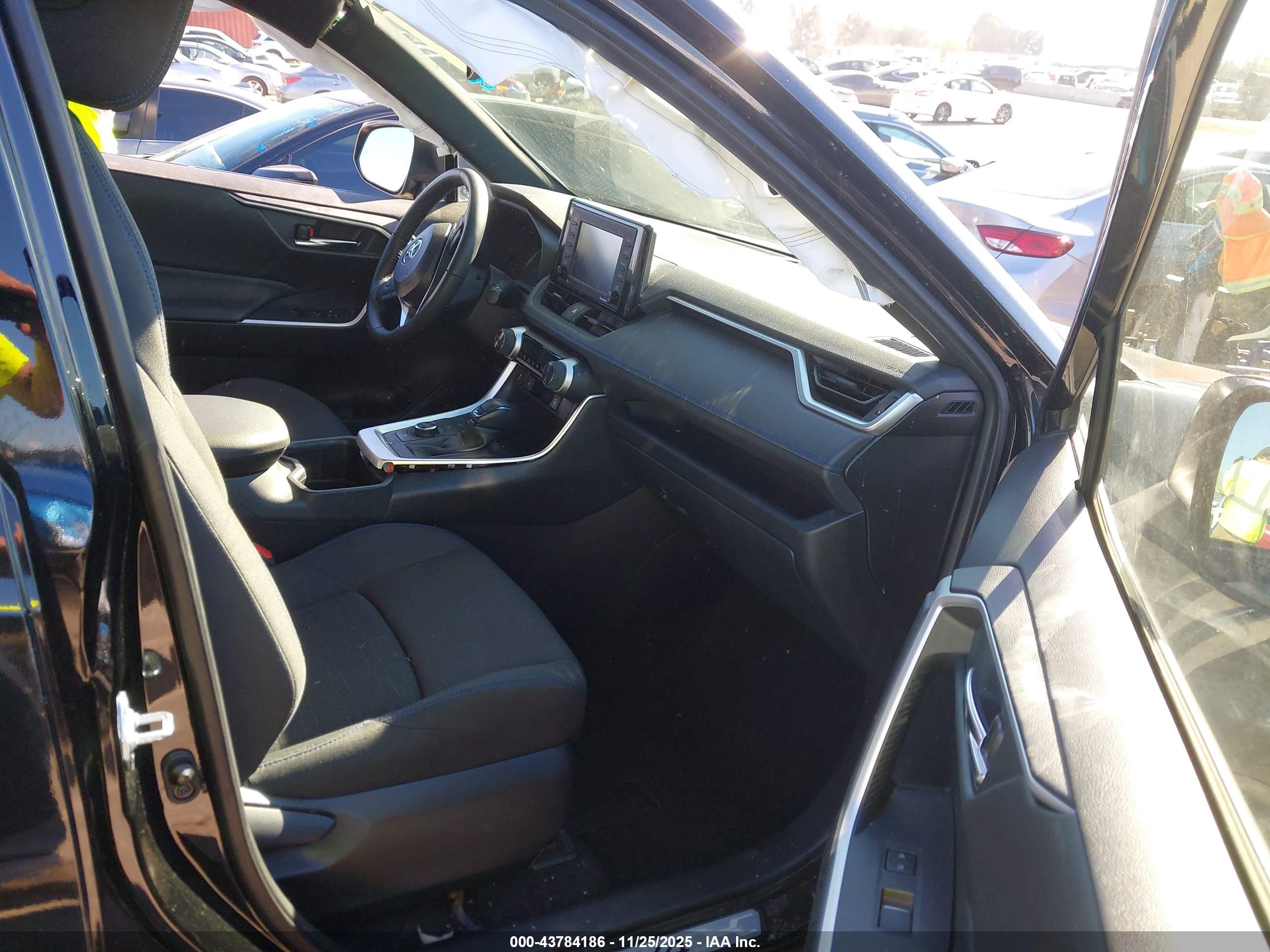 TOYOTA RAV4 image 5