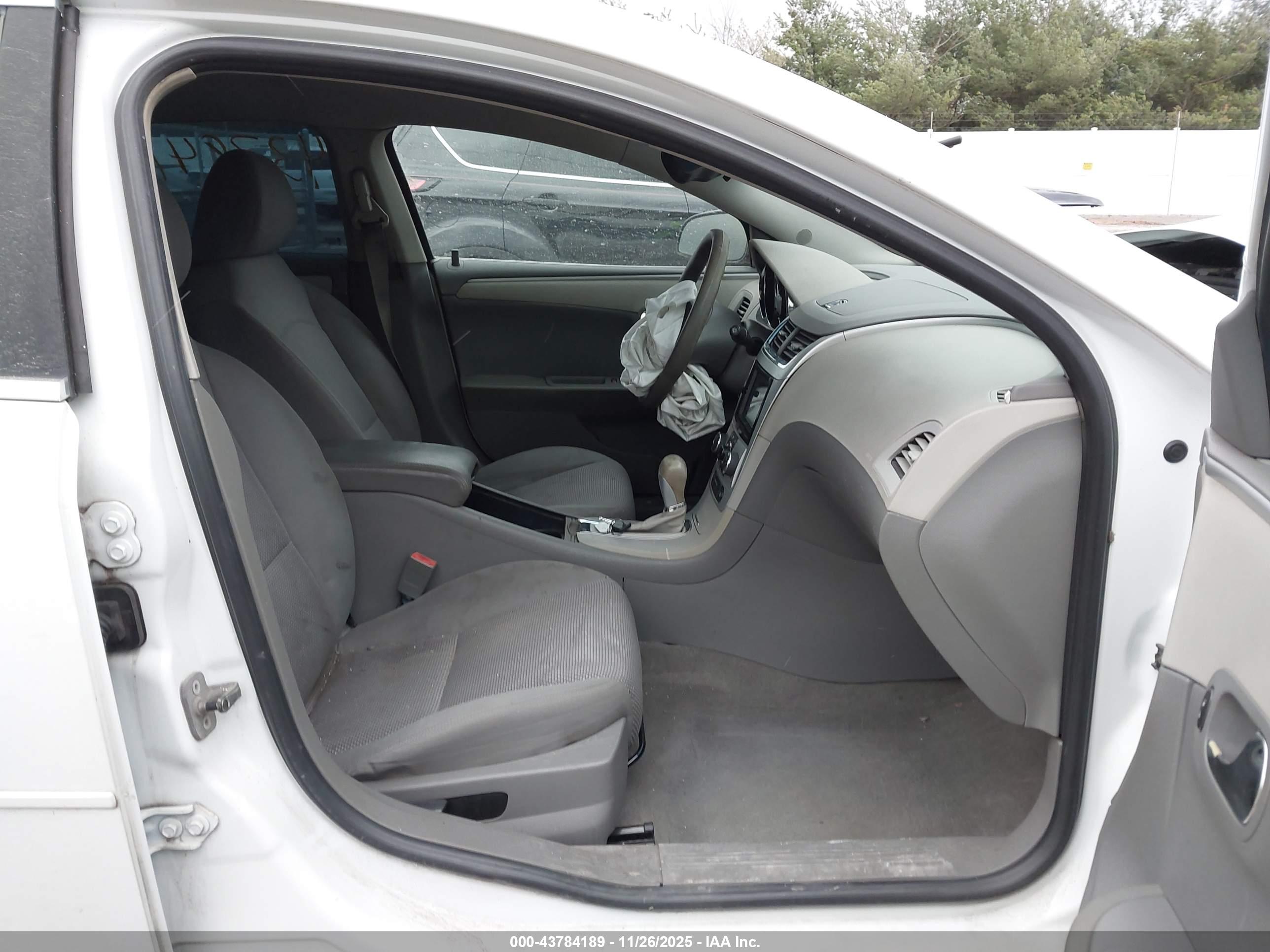 CHEVROLET MALIBU image 5