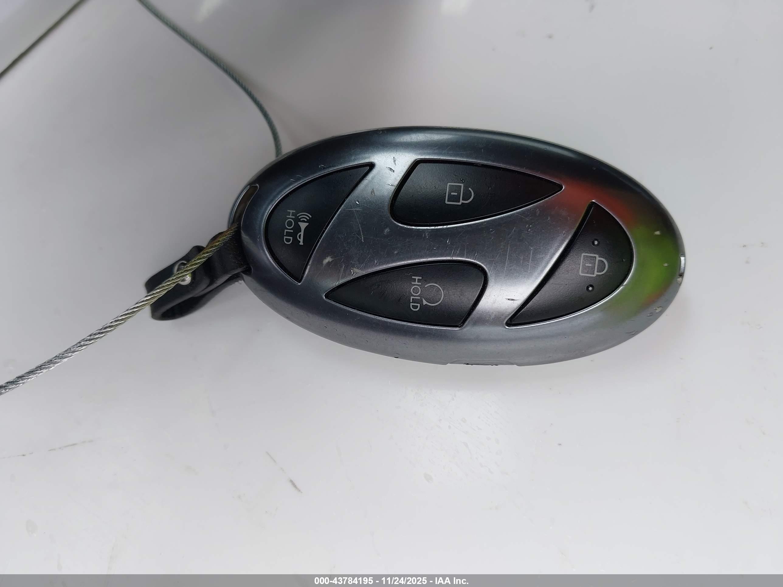 HYUNDAI ELANTRA image 11