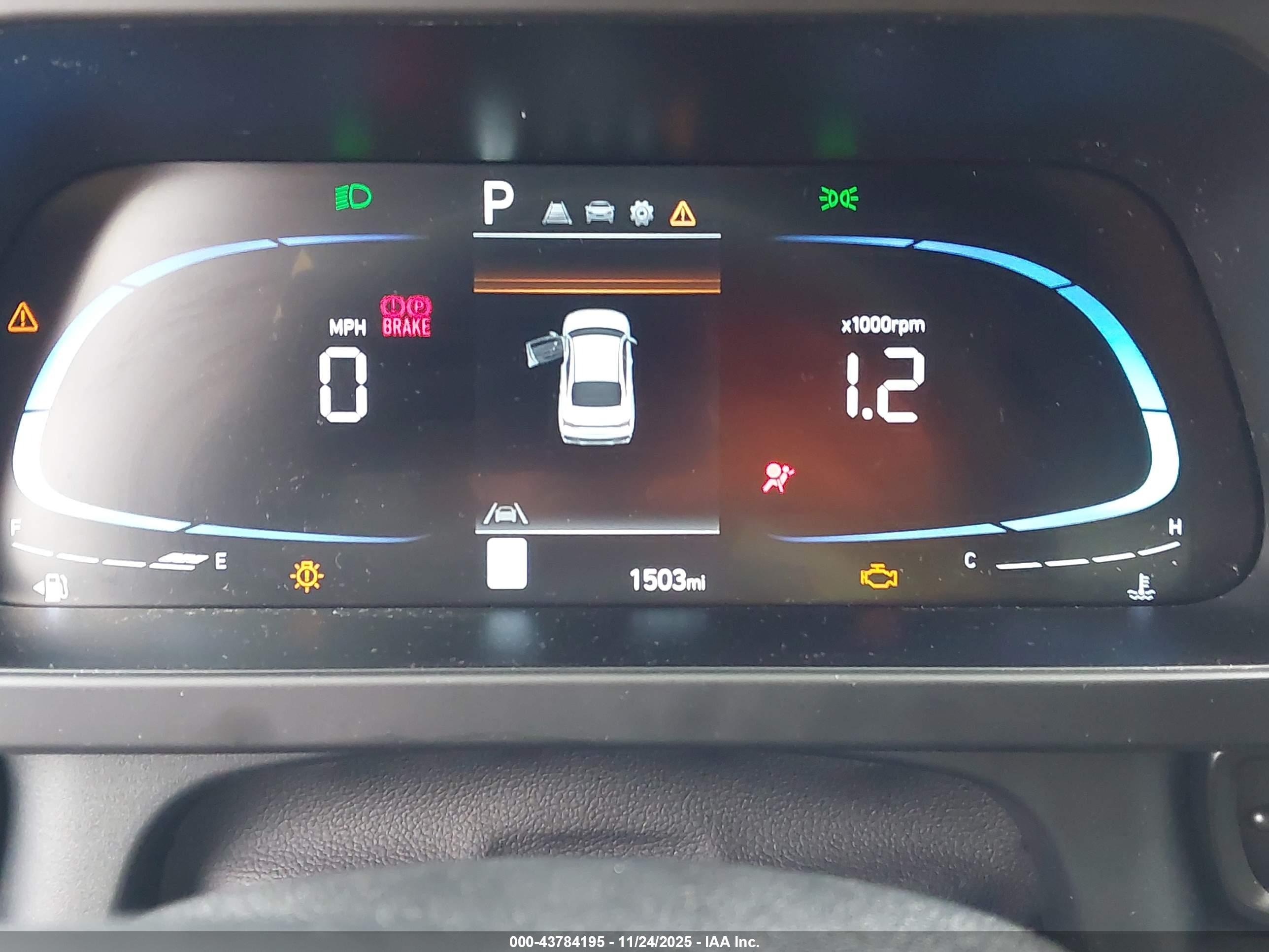 HYUNDAI ELANTRA image 7