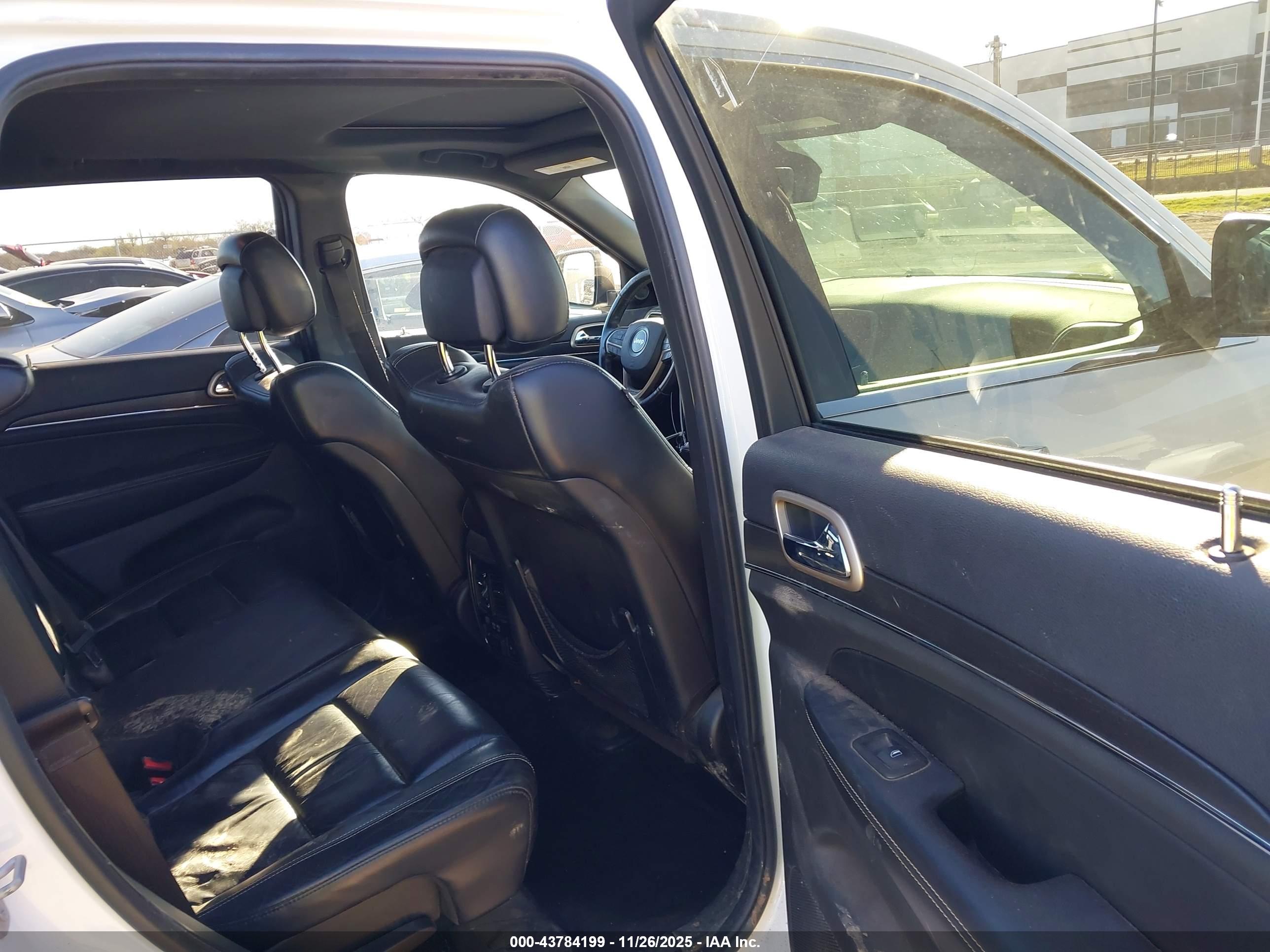 JEEP GRAND image 8