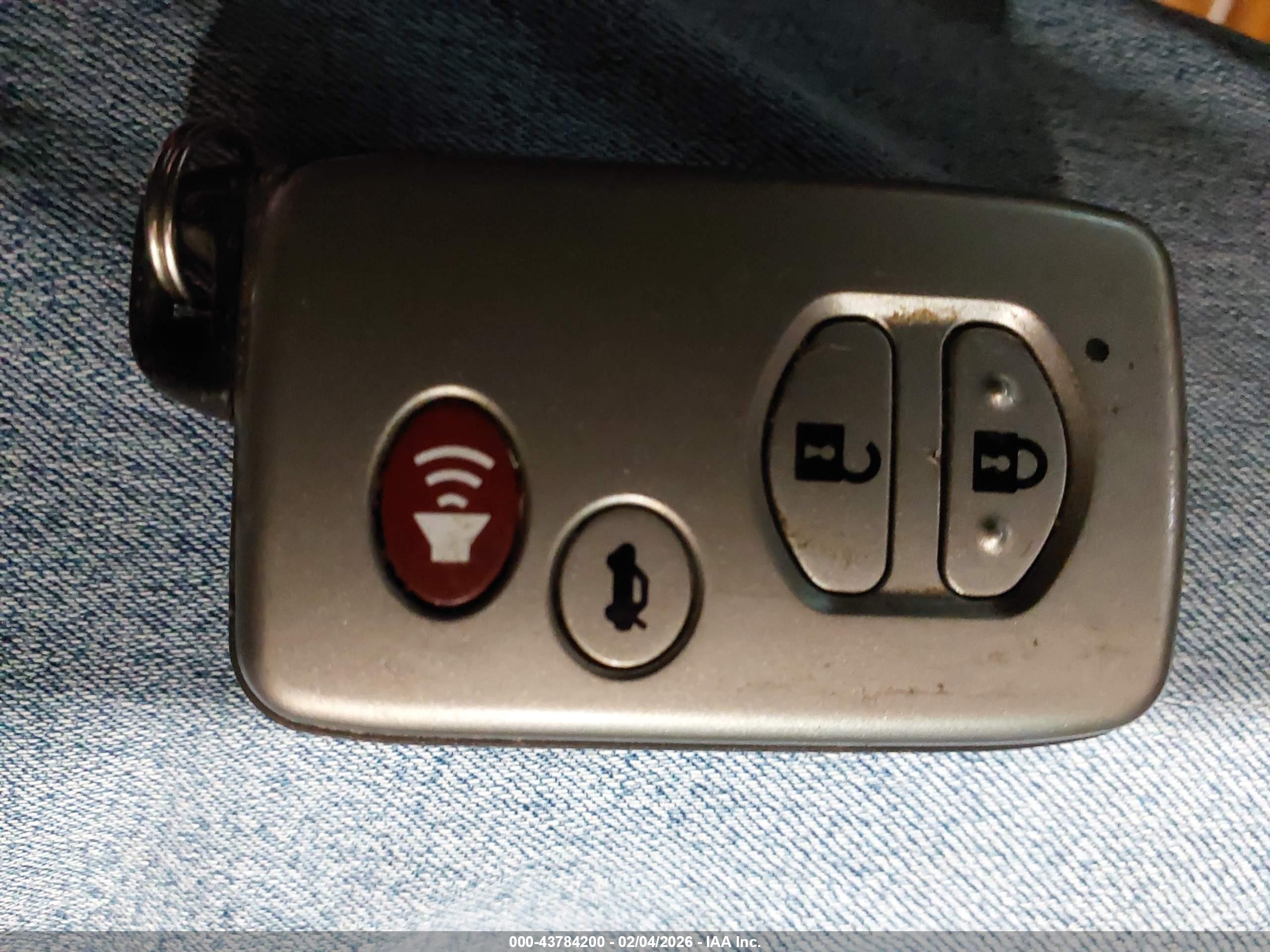TOYOTA CAMRY image 11