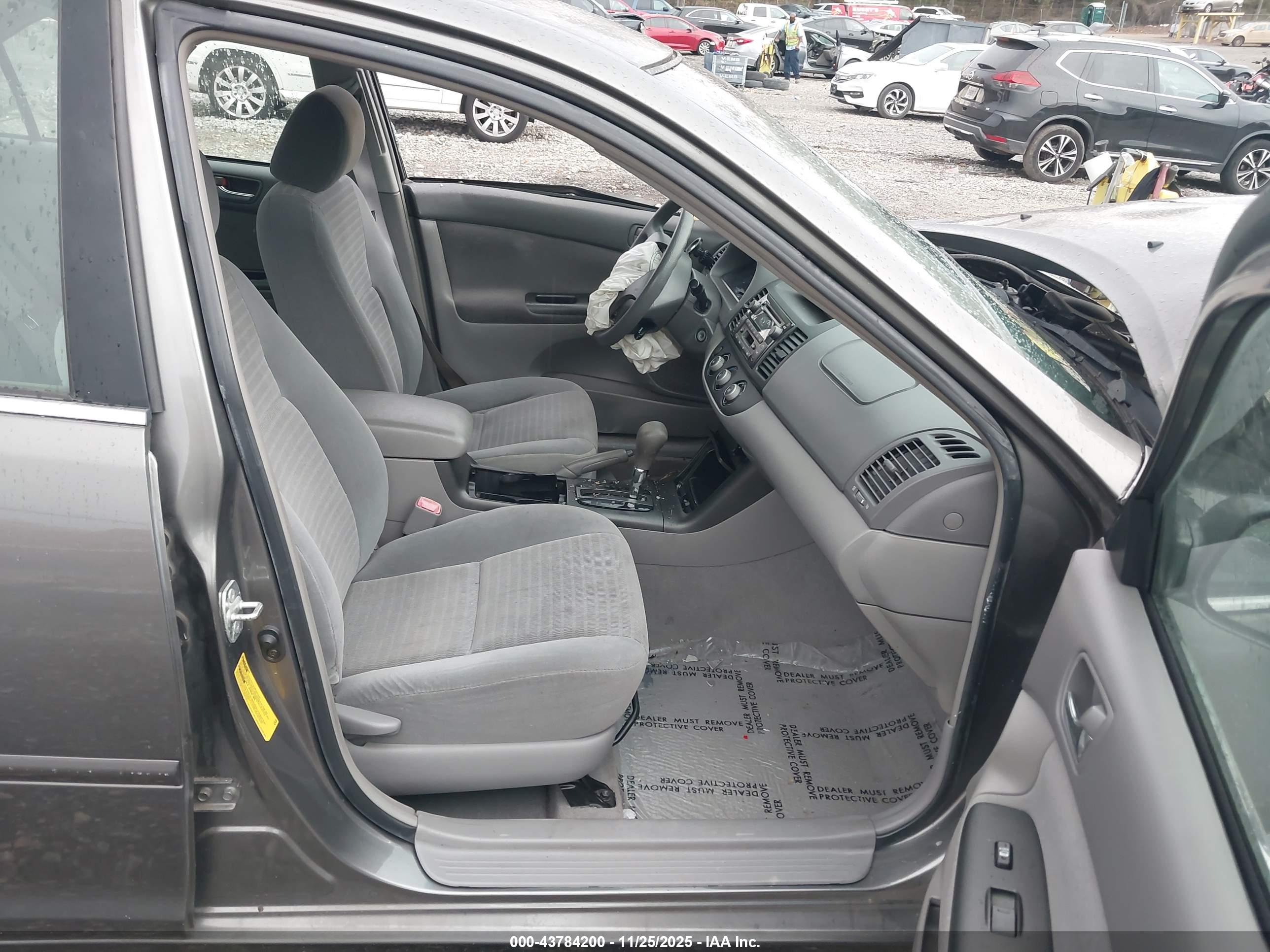 TOYOTA CAMRY image 5