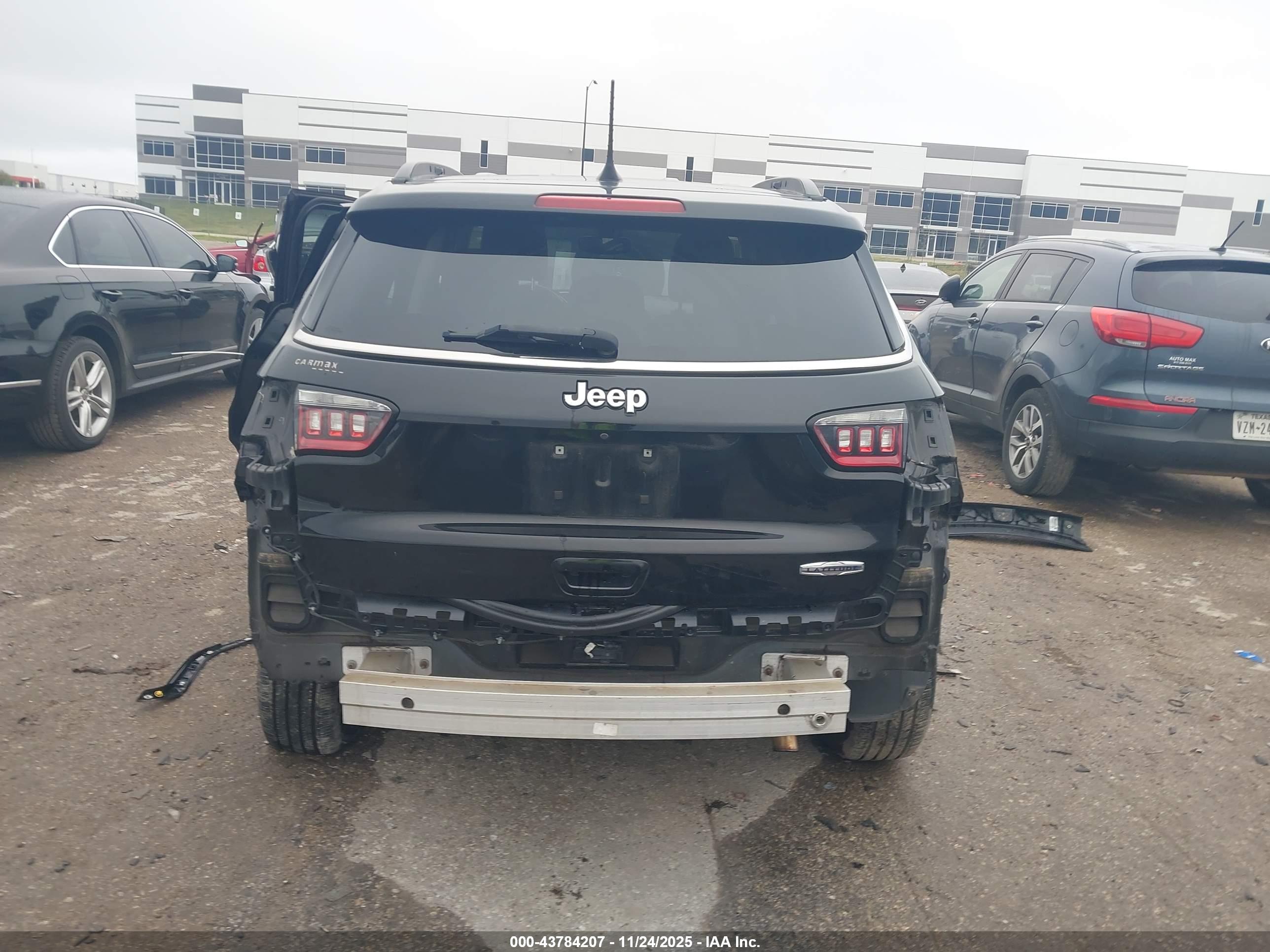JEEP COMPASS image 6