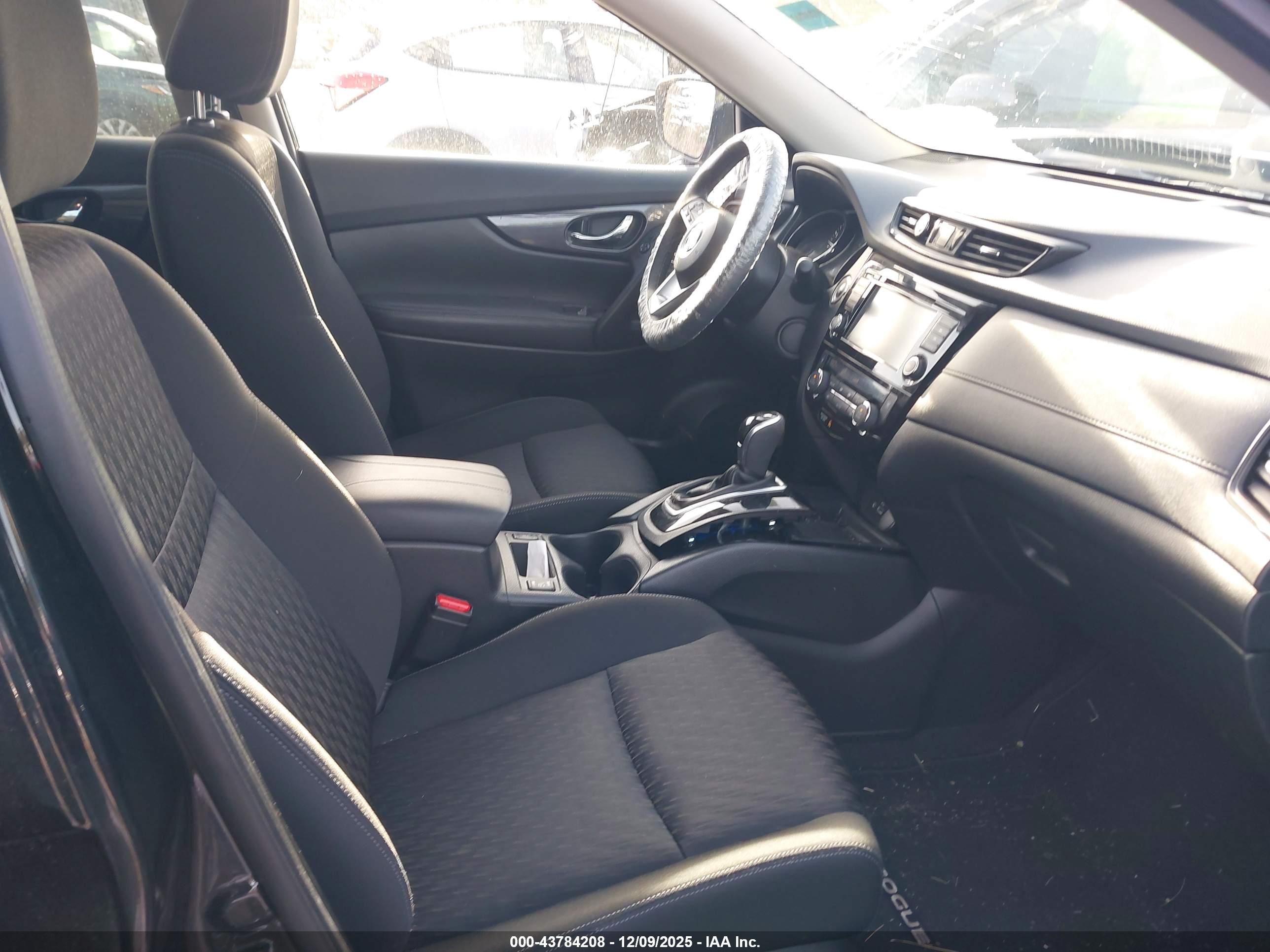 NISSAN ROGUE image 5