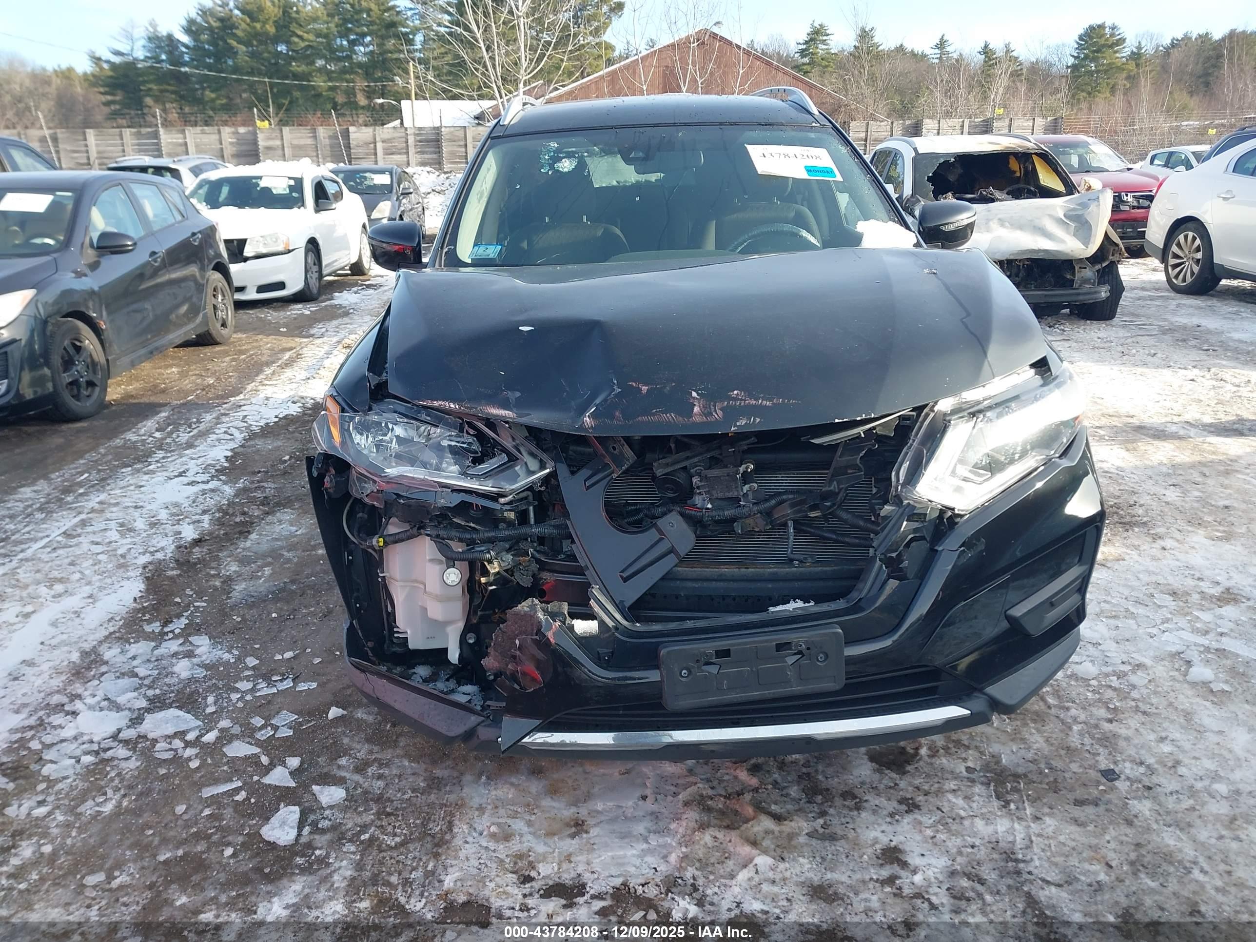NISSAN ROGUE image 6