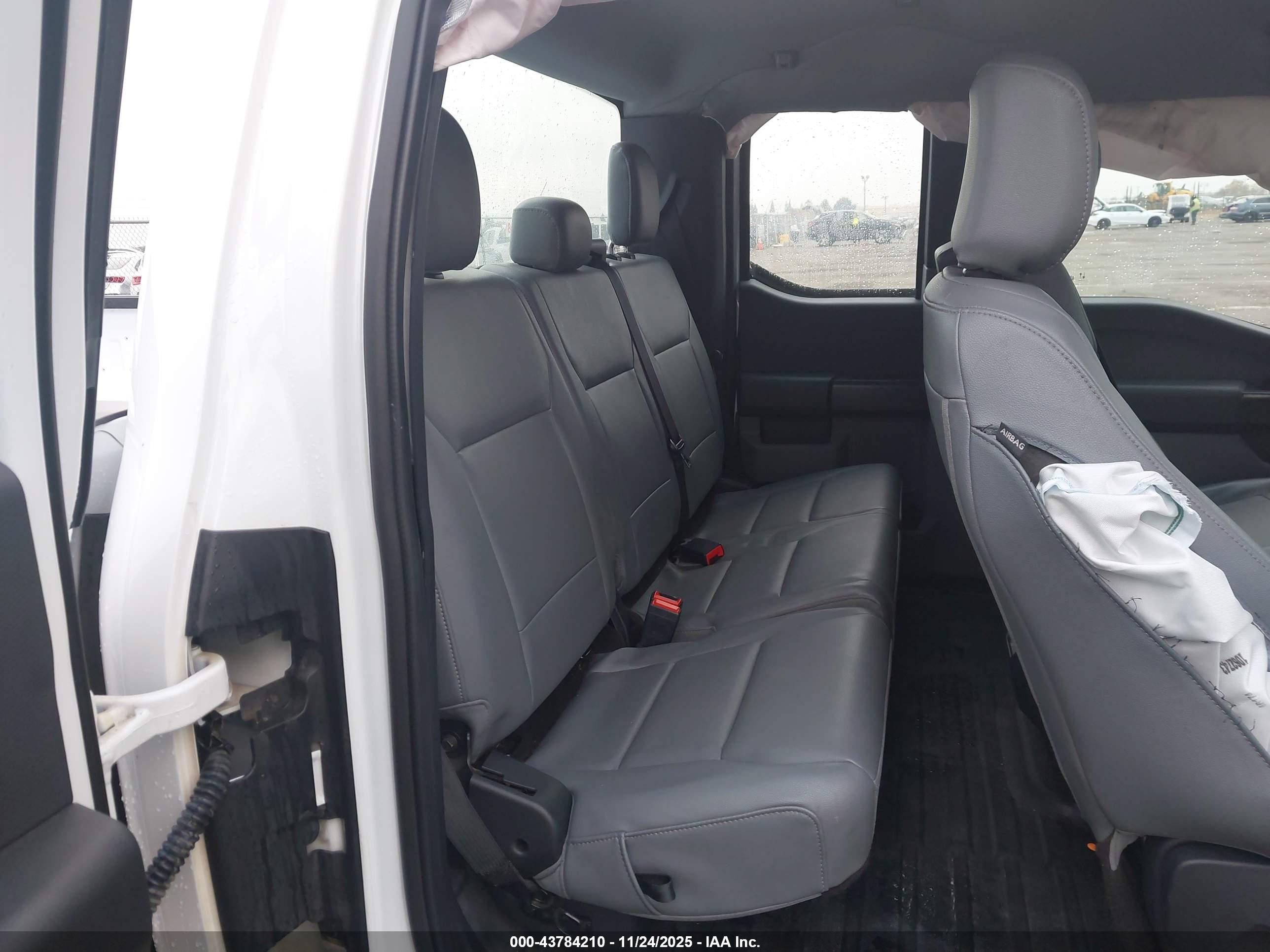 FORD F-150 image 8
