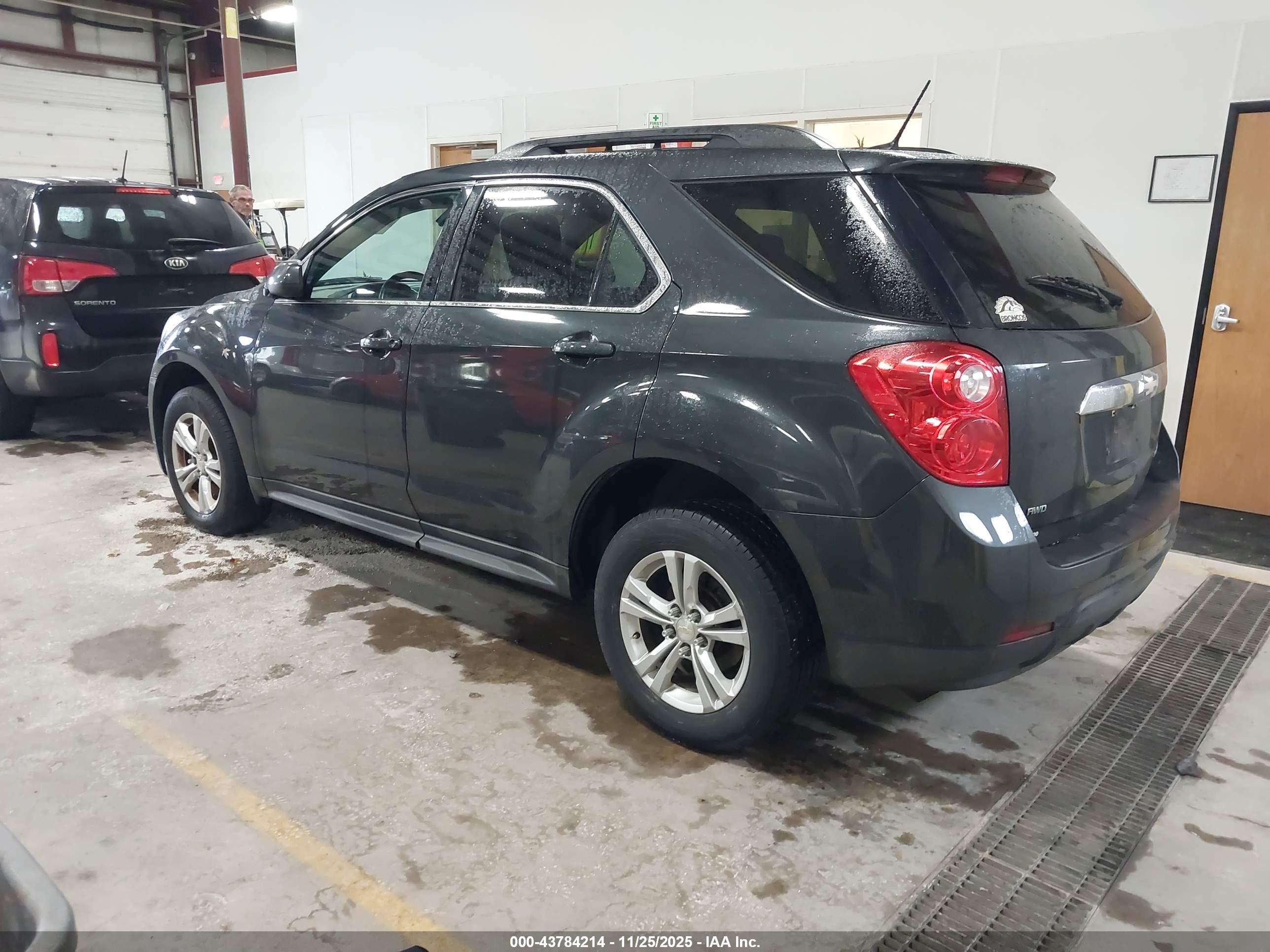 CHEVROLET EQUINOX image 3