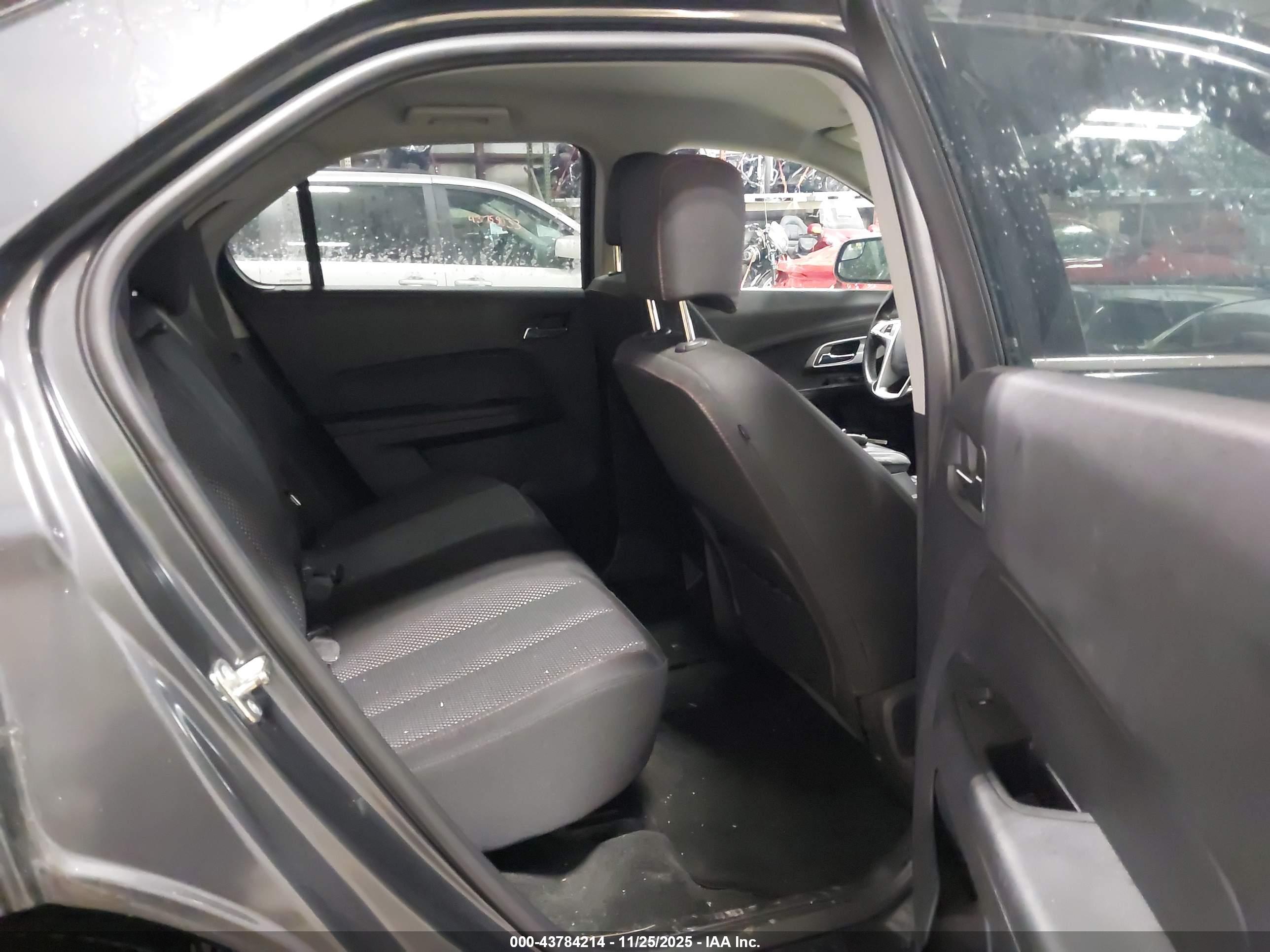 CHEVROLET EQUINOX image 8