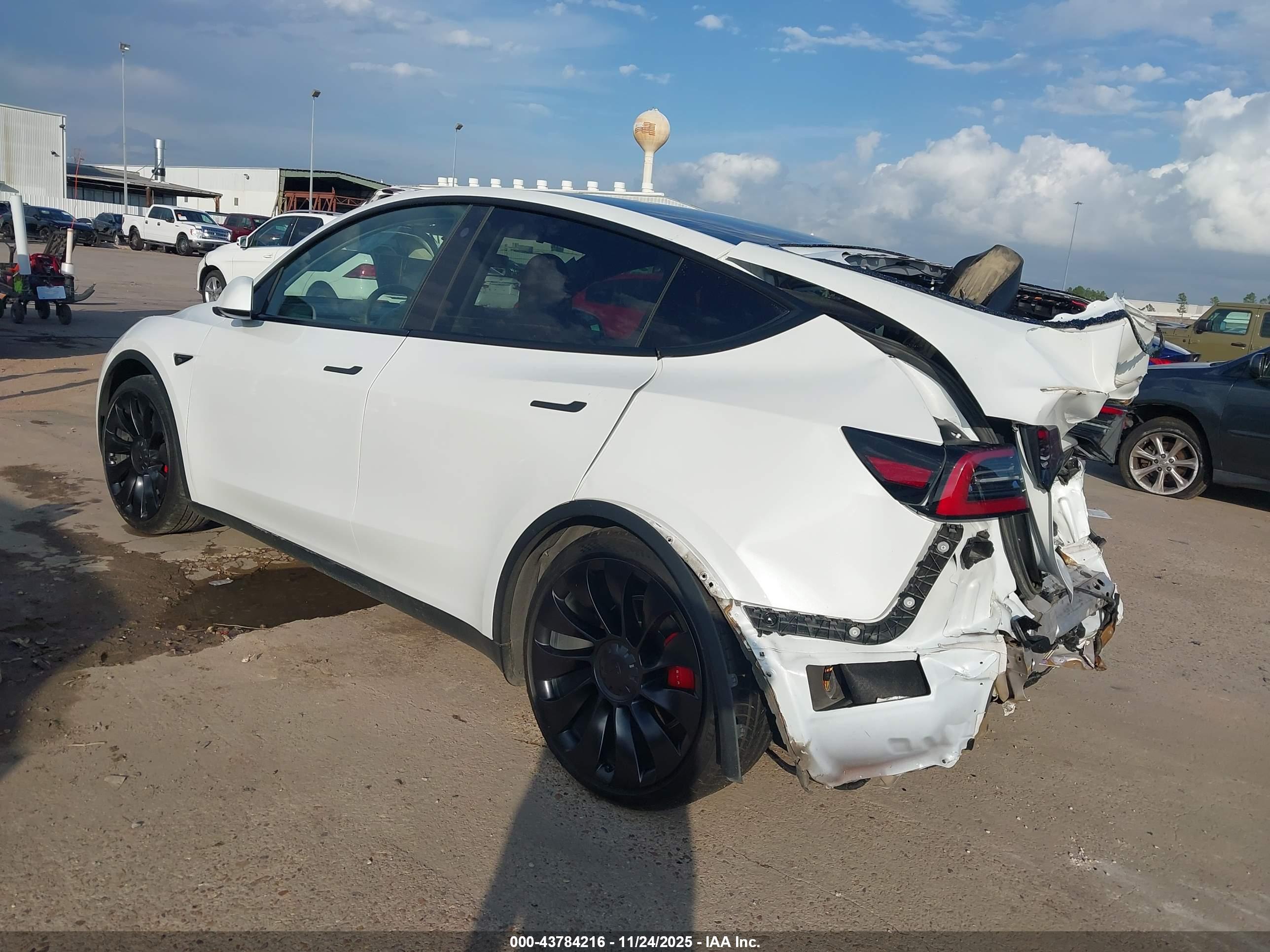 TESLA MODEL image 3