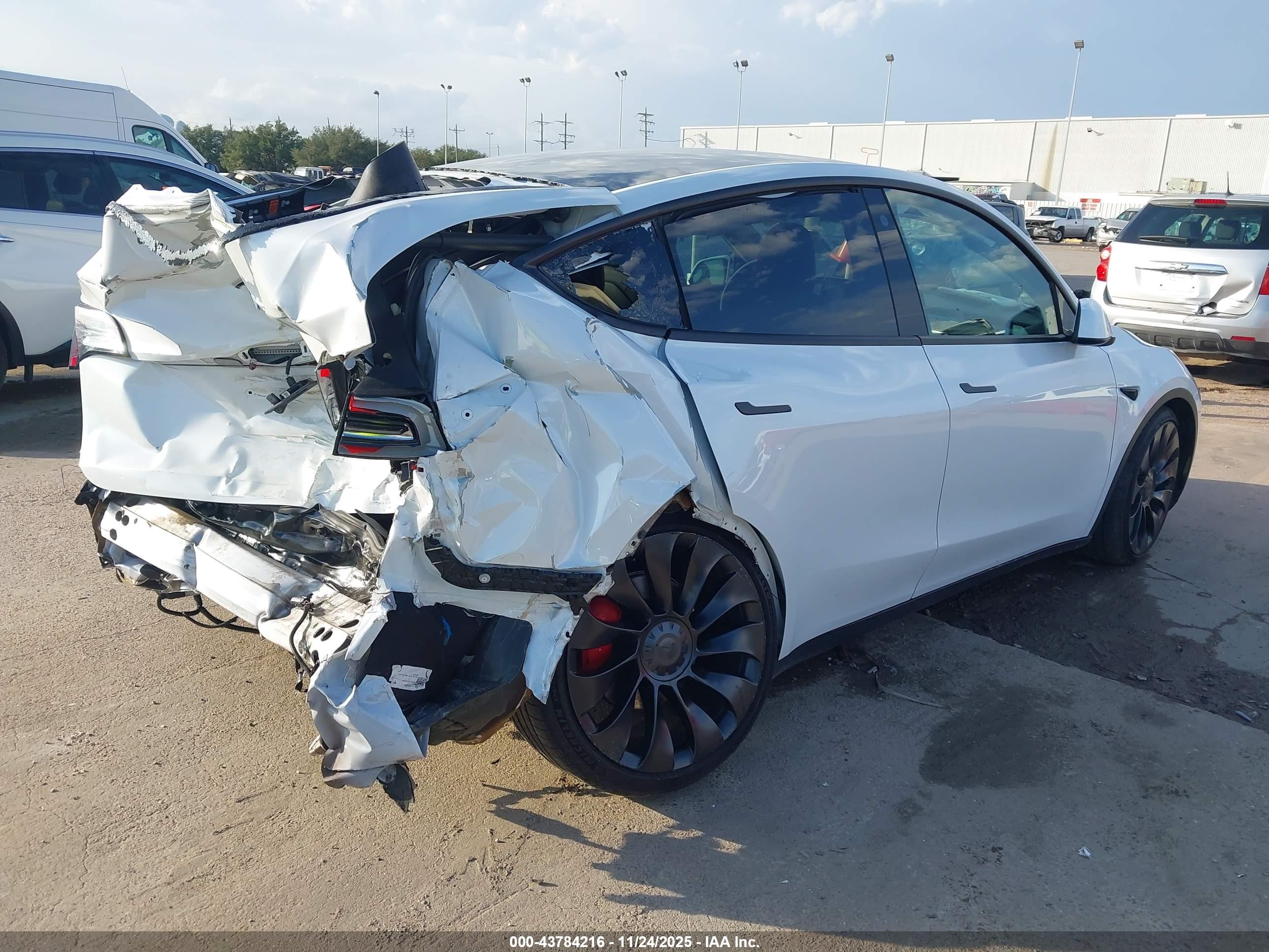 TESLA MODEL image 4